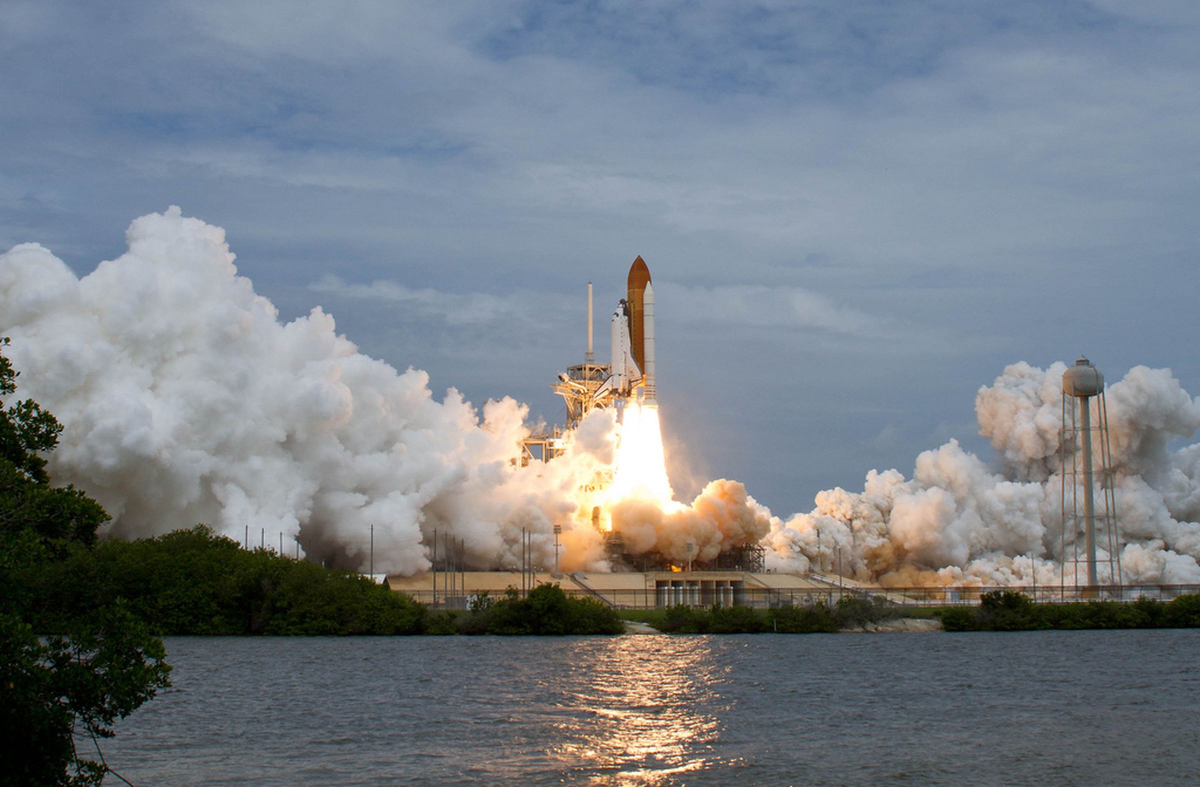 NASA Space Shuttle Atlantis launch (NASA/Bill Ingalls)