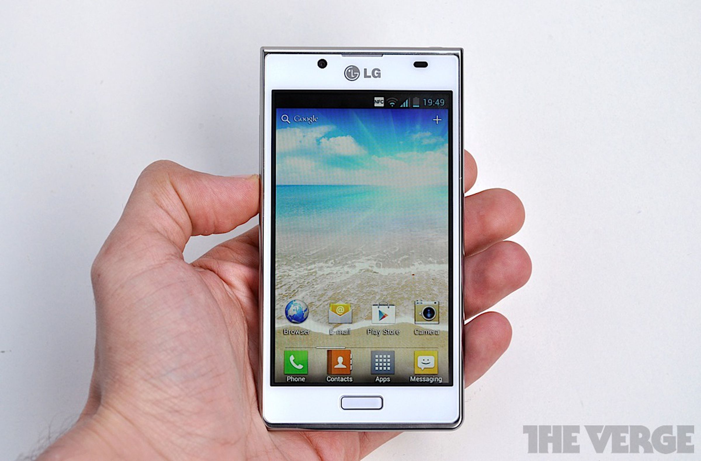 LG Optimus L7 review gallery
