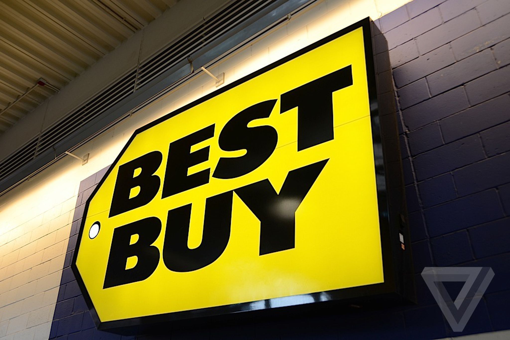 Best Buy moves to curbside pickup only as orders for home office