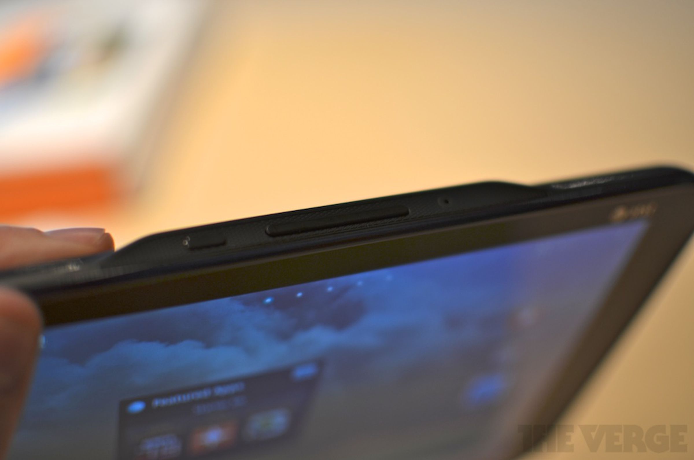 Pantech Element 8-inch tablet hands-on pictures