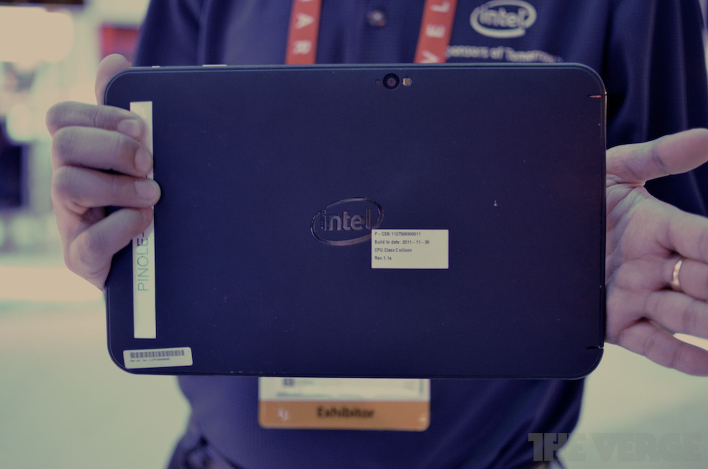 Intel Clover Trail Tablet hands on pictures