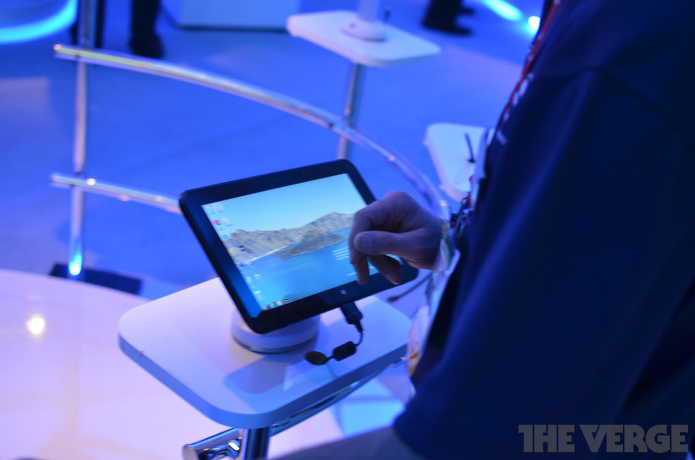 Intel Clover Trail Tablet hands on pictures