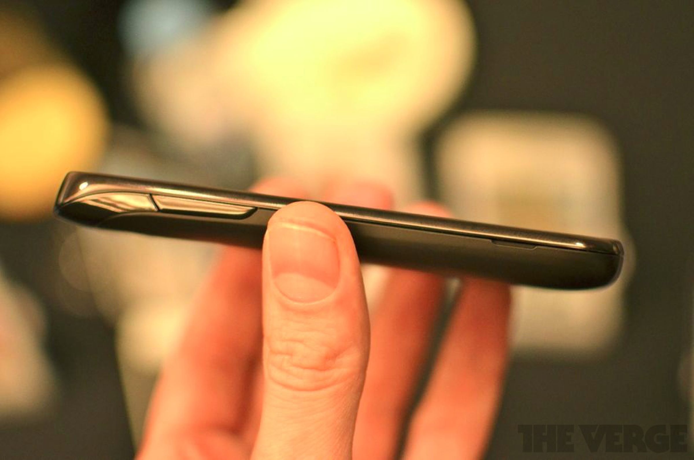 Galaxy S Blaze 4G hands-on photos