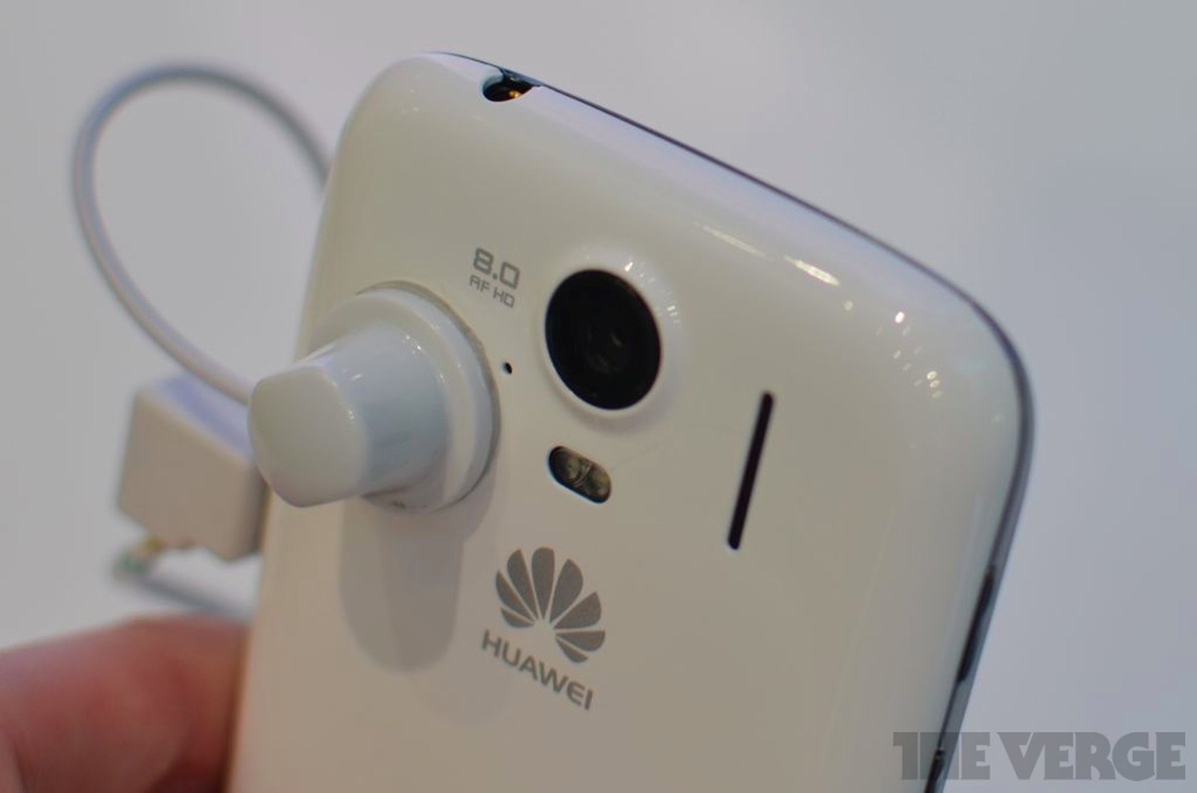 Huawei Ascend P1 lte hands-on pictures
