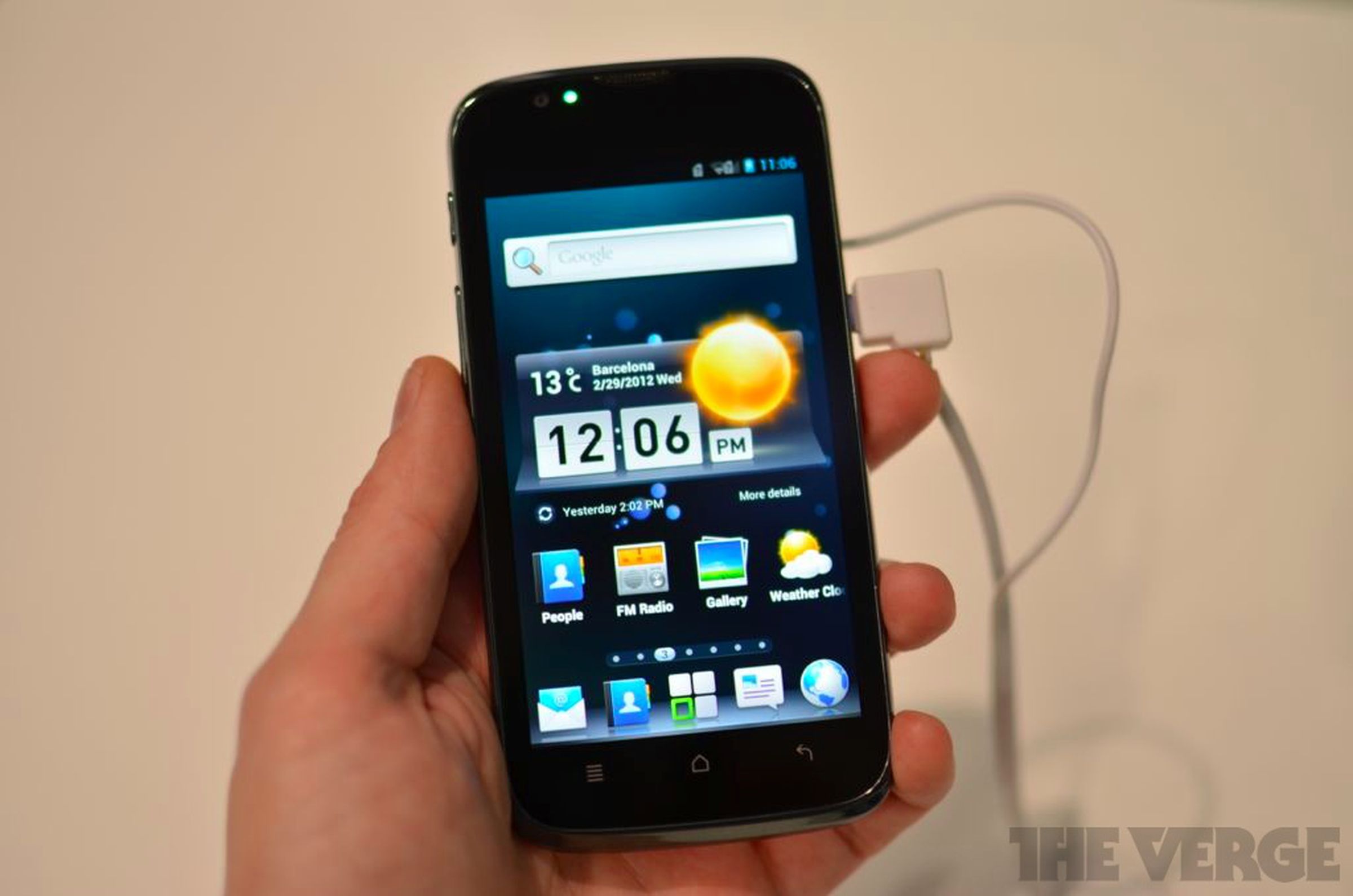 Huawei Ascend P1 lte hands-on pictures
