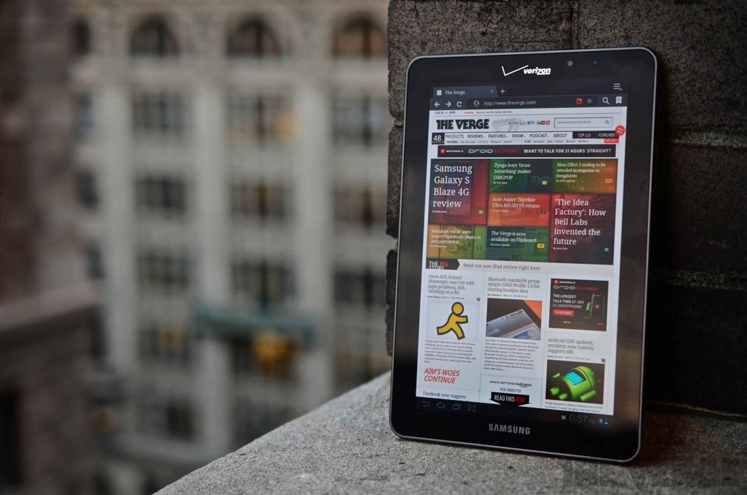 Samsung Galaxy Tab 7.7 for Verizon review pictures