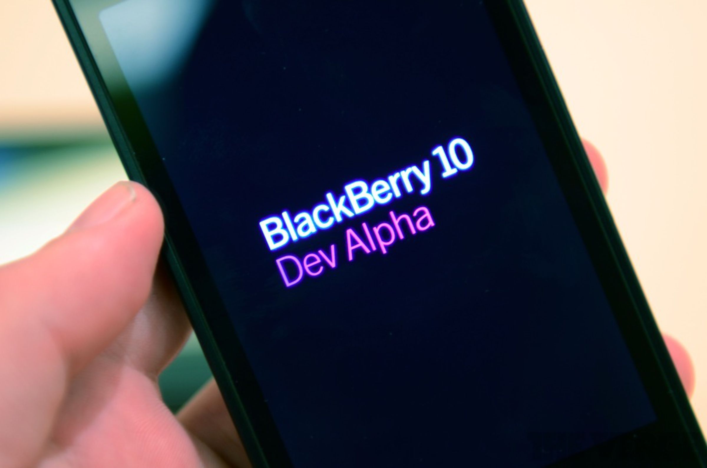 BlackBerry 10 Dev Alpha developer testing device hands-on pictures