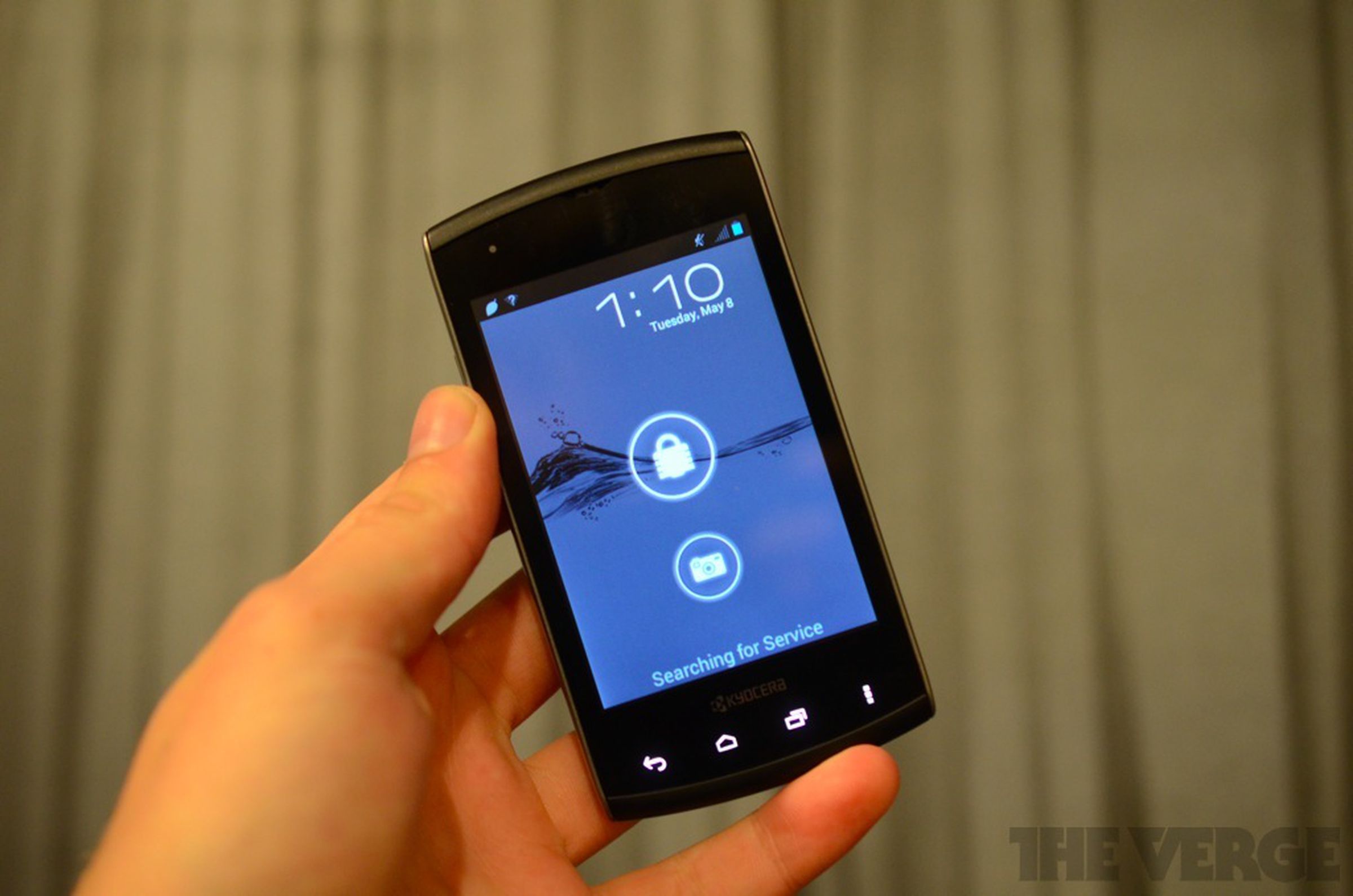 Kyocera Rise and Hydro hands-on pictures