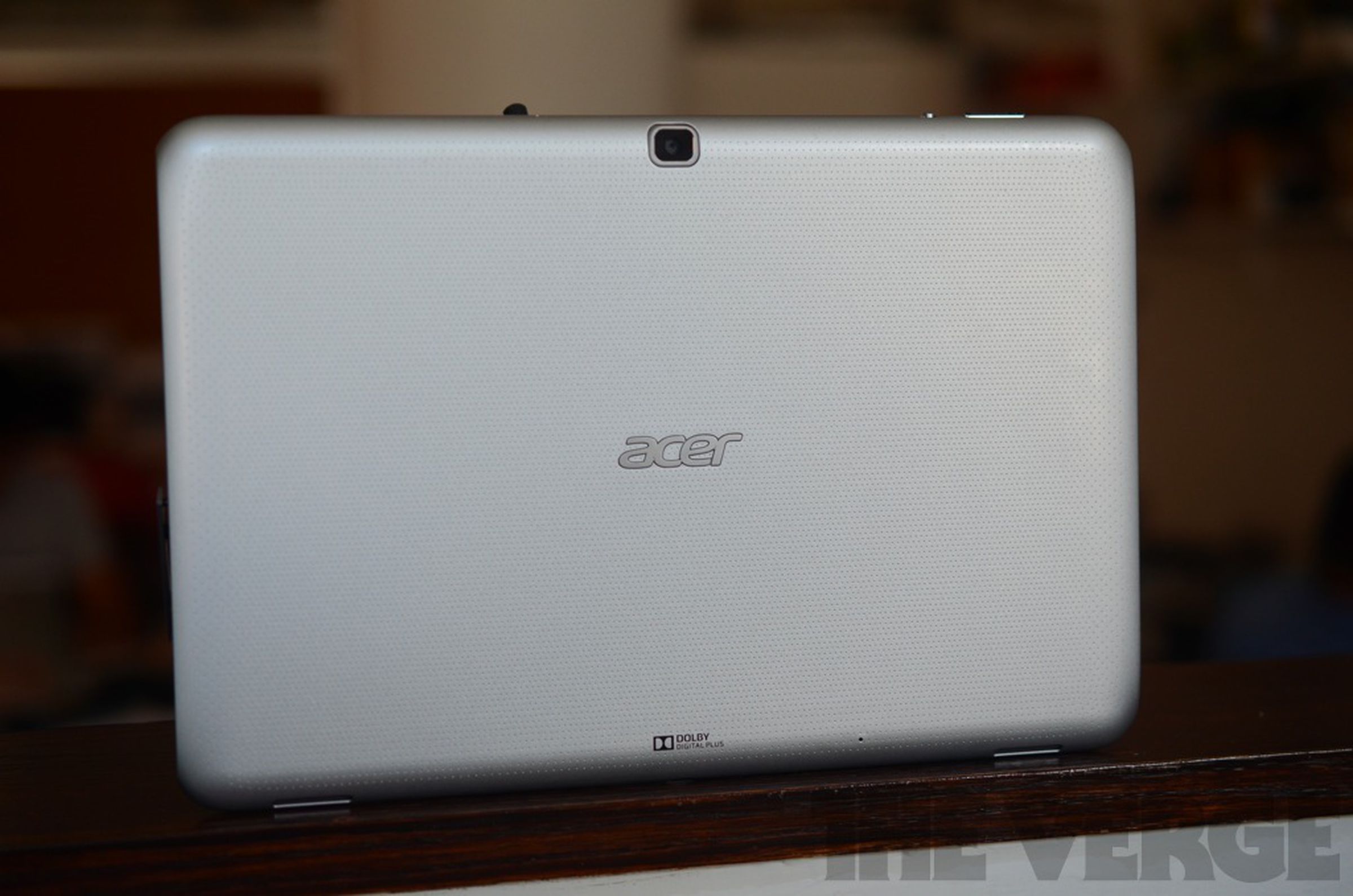 Acer Iconia Tab A700 review pictures