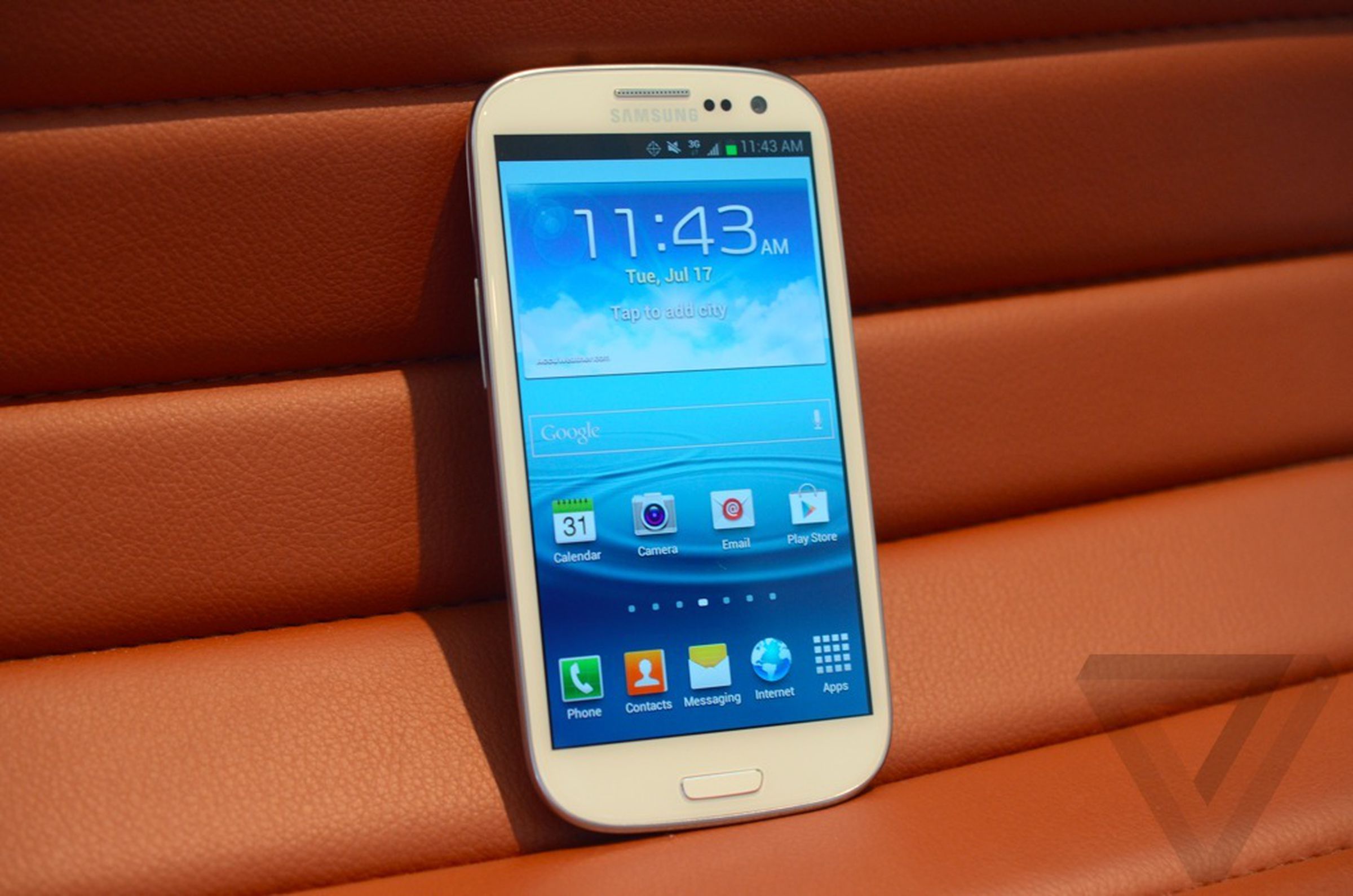Samsung Galaxy S III for Verizon hands-on pictures