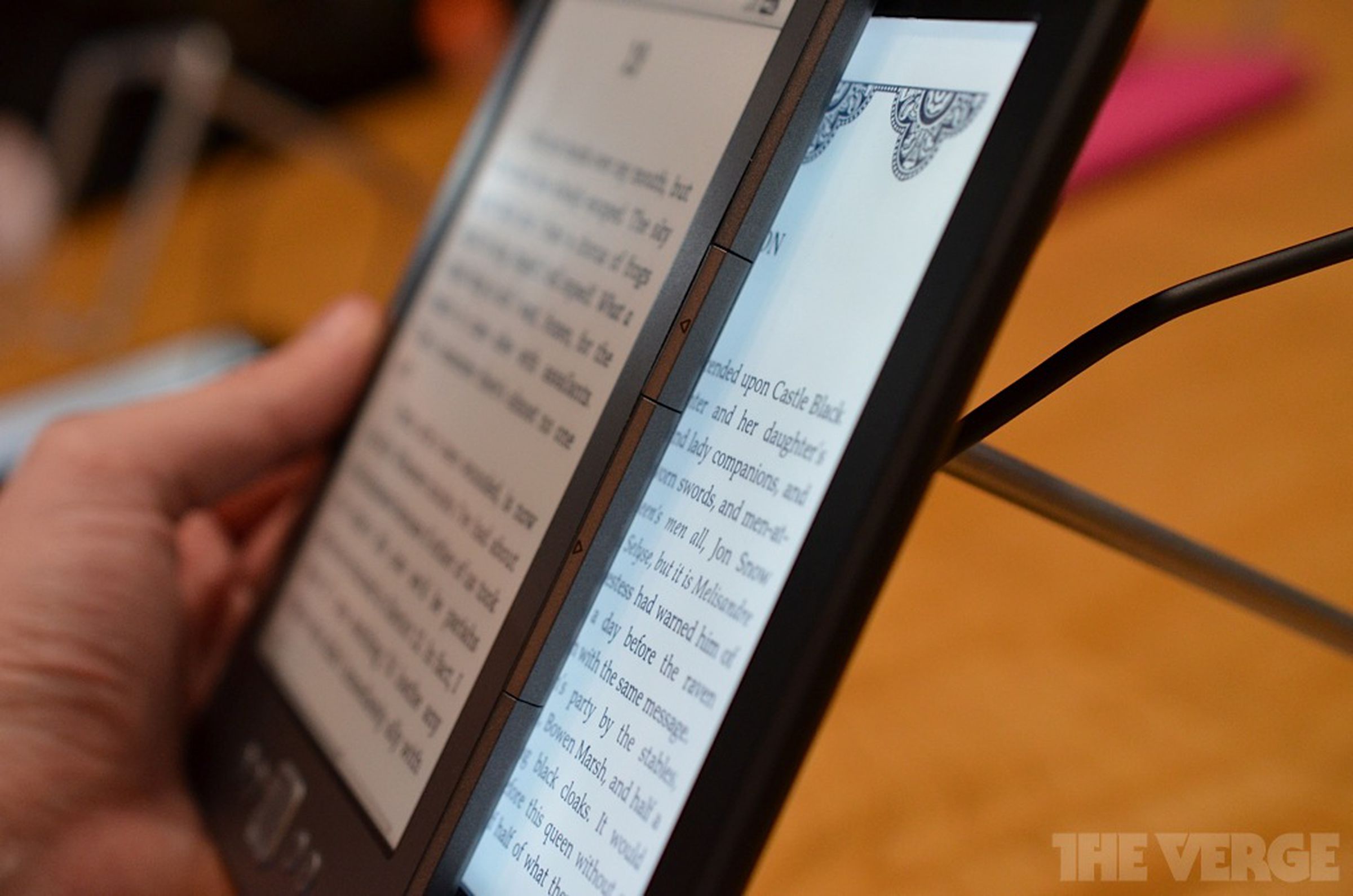 Amazon Kindle paperwhite hands-on pictures