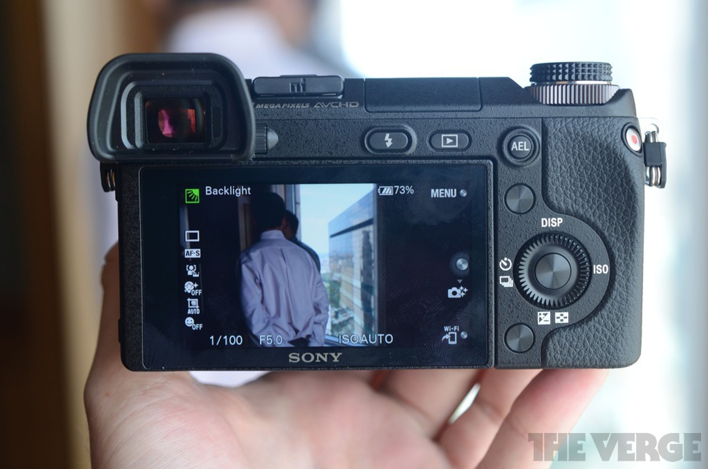 Sony NEX-6 hands-on photos and press shots