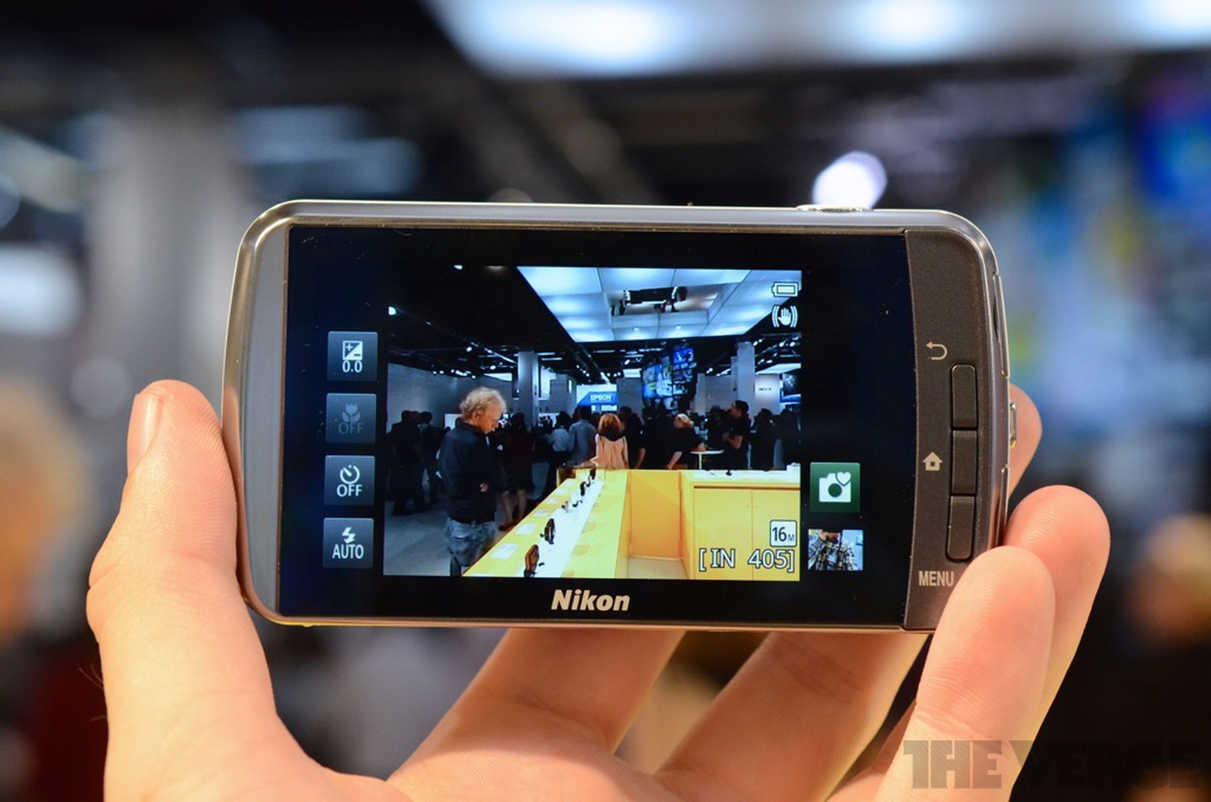 Nikon Coolpix S800c hands-on pictures