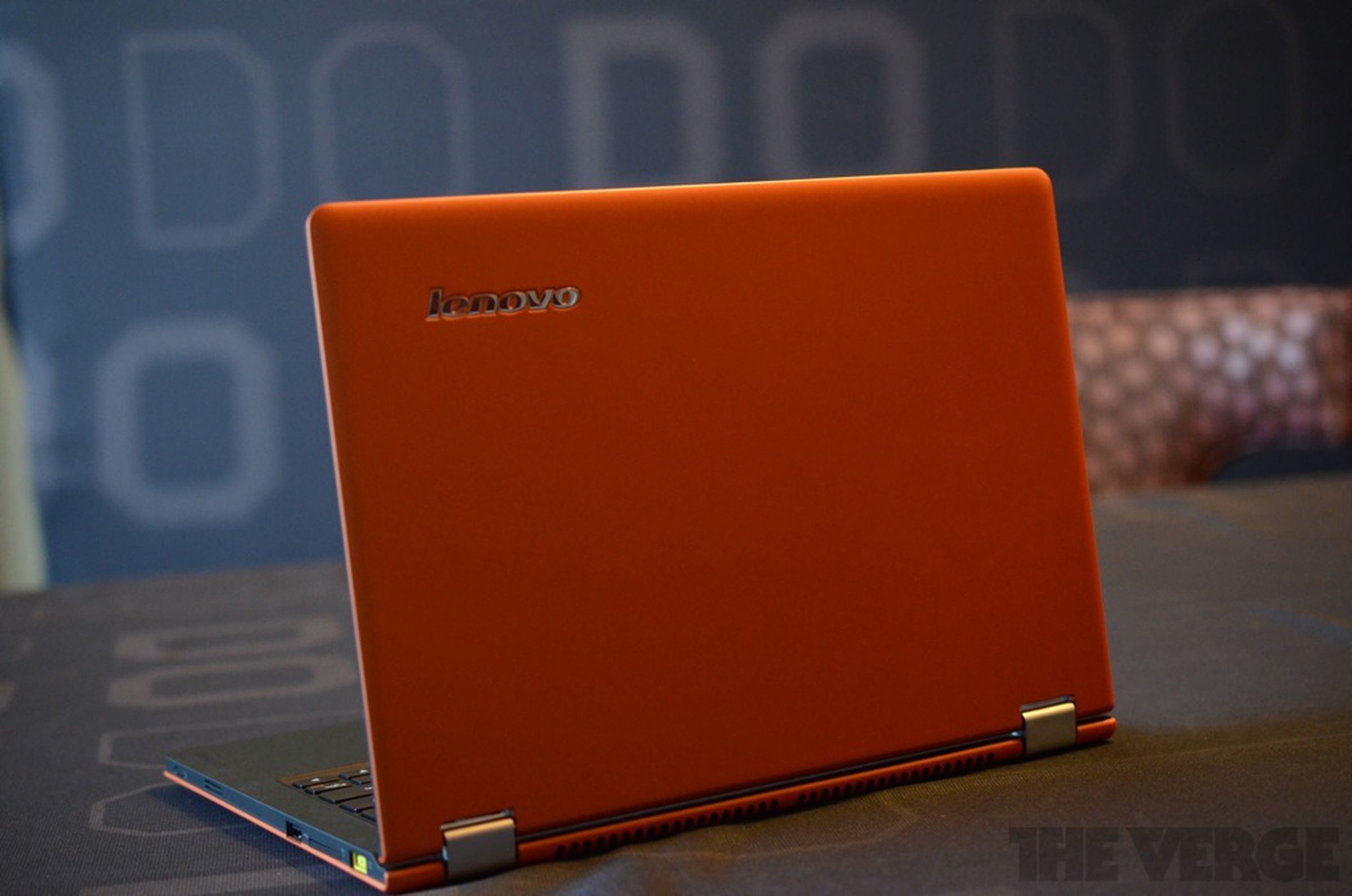 Lenovo IdeaPad Yoga 11S hands-on pictures