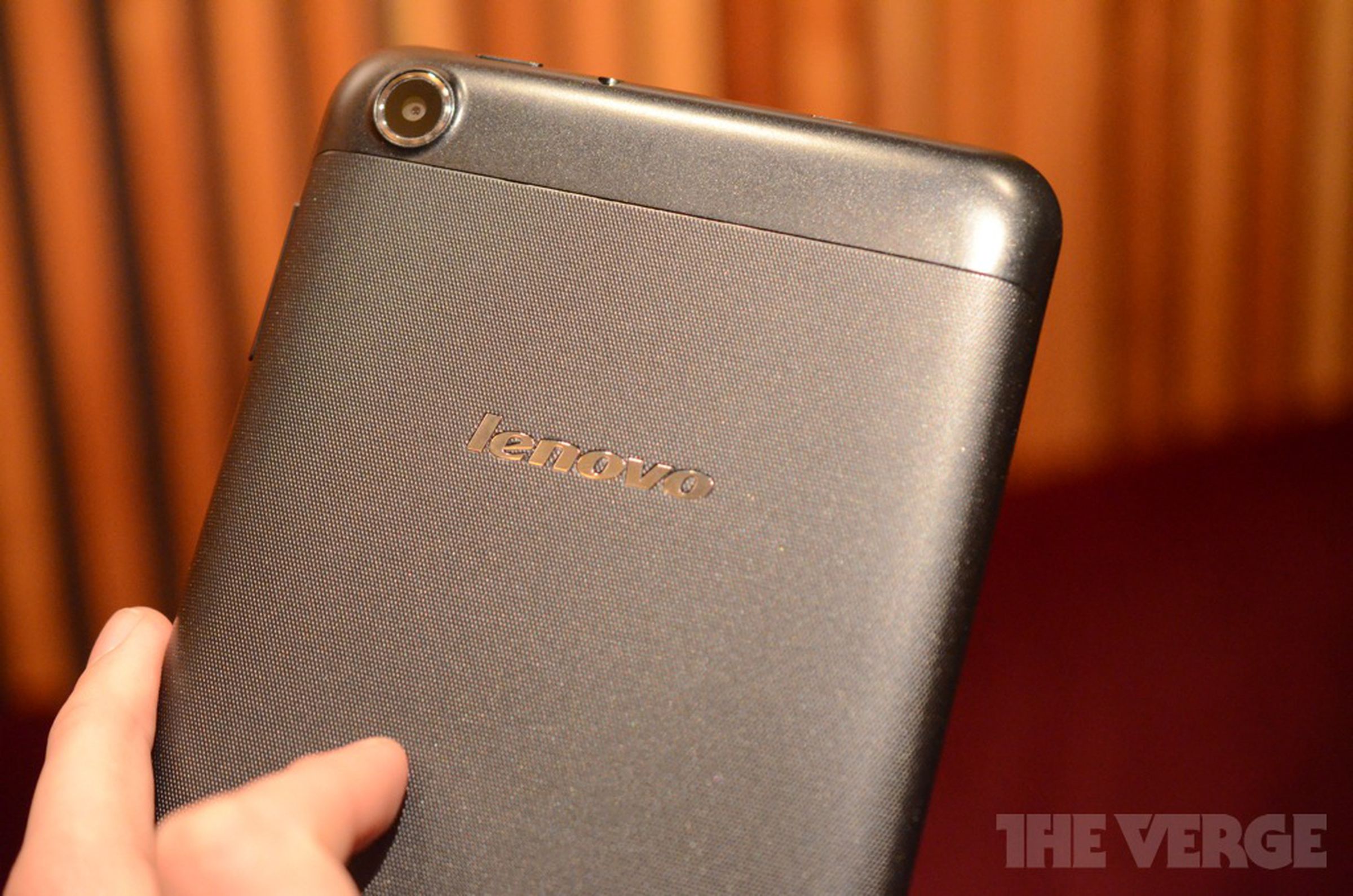 Lenovo S6000 and A3000 tablets hands-on pictures