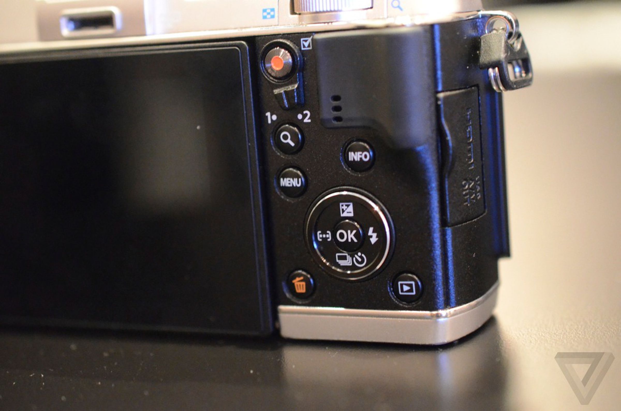 Olympus PEN E-P5 hands-on pictures
