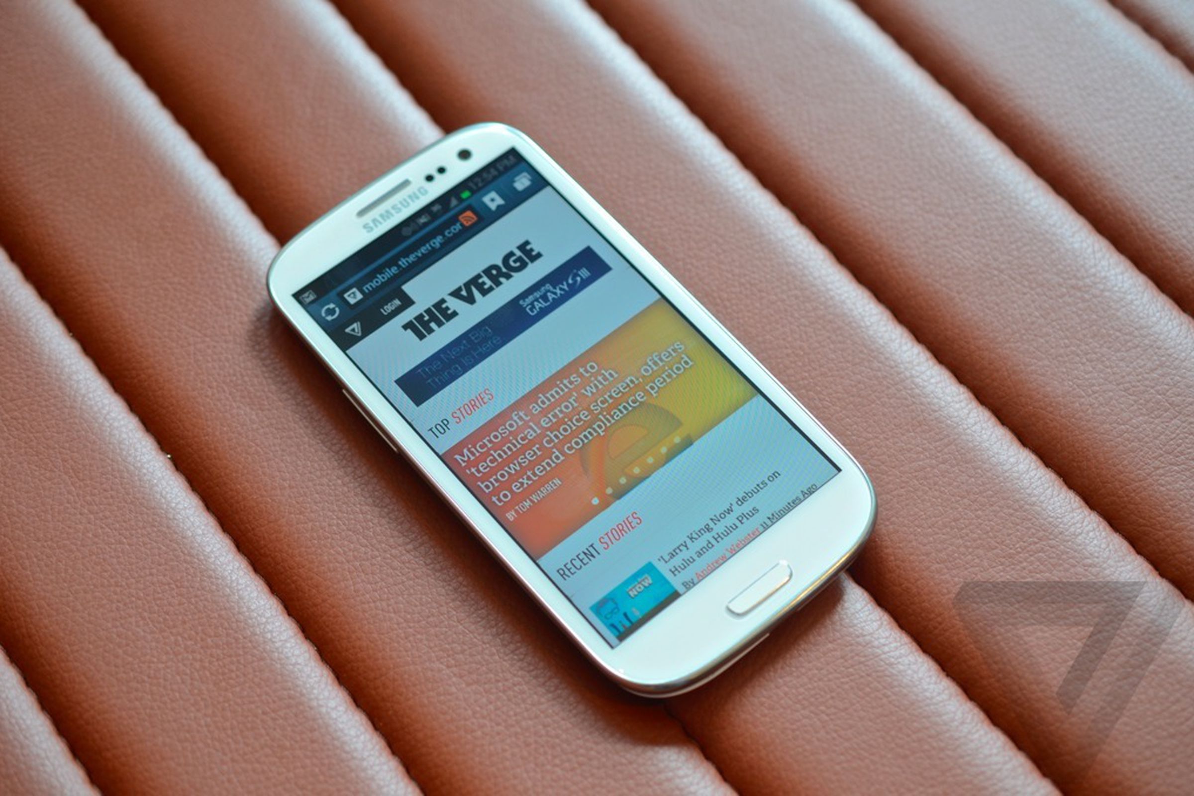 Gallery Photo: Samsung Galaxy S III for Verizon hands-on pictures