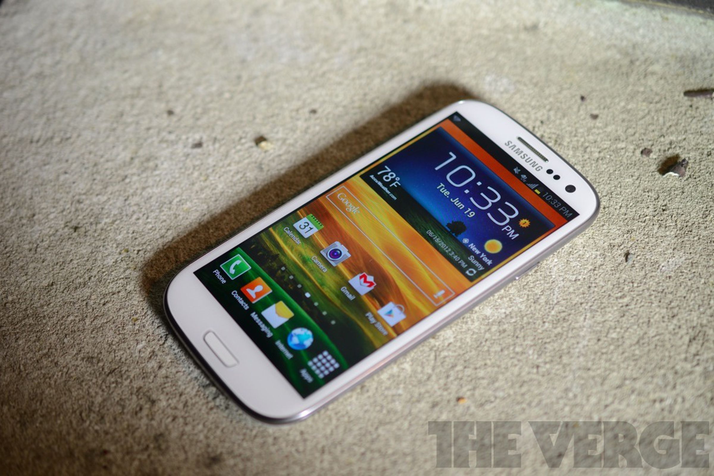 Gallery Photo: Samsung Galaxy S III for AT&T pictures