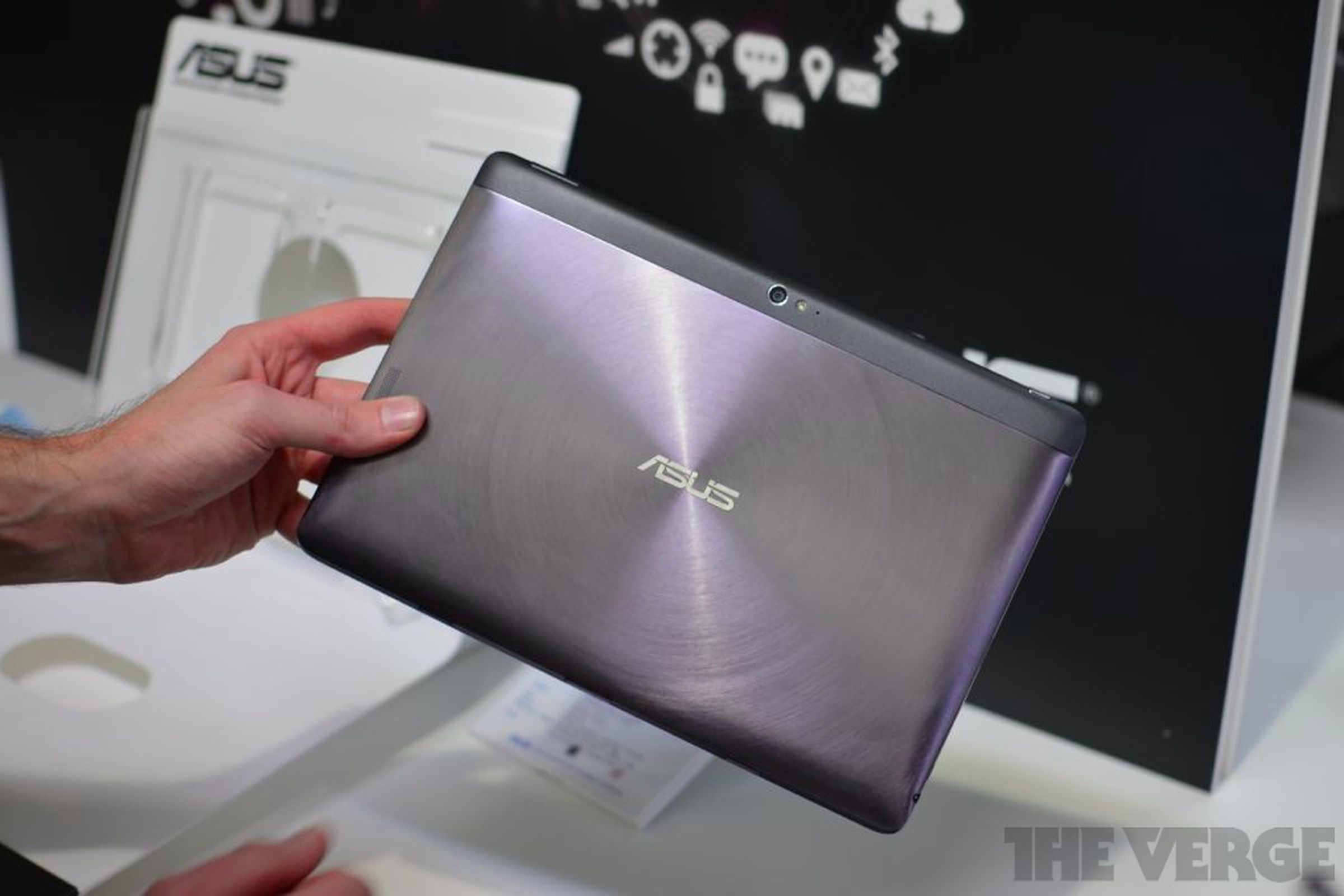 Gallery Photo: Asus Tranformer Pad Infinity Series and Transformer Pad 300 series pictures