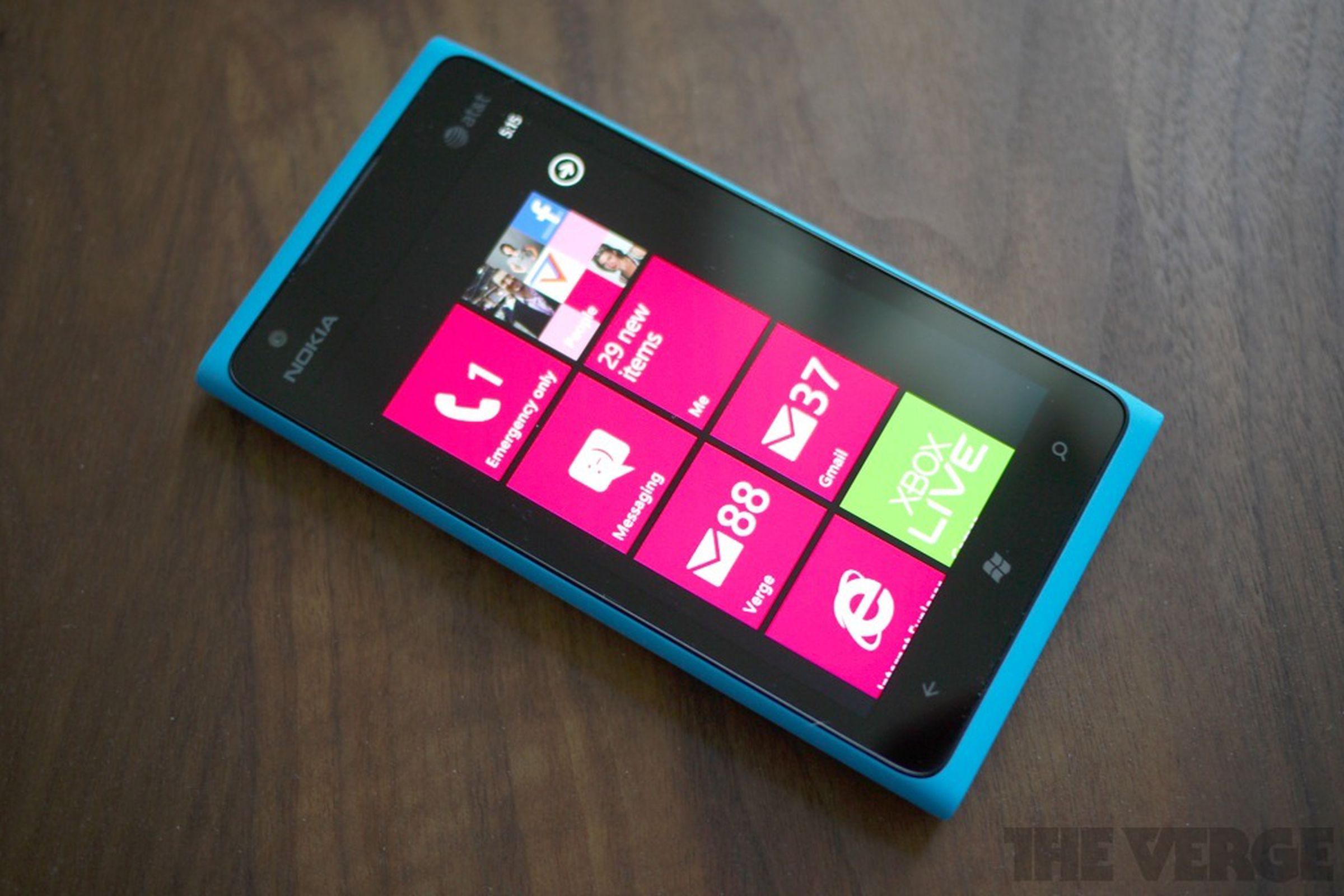 Nokia Lumia 900 hero (1024px)