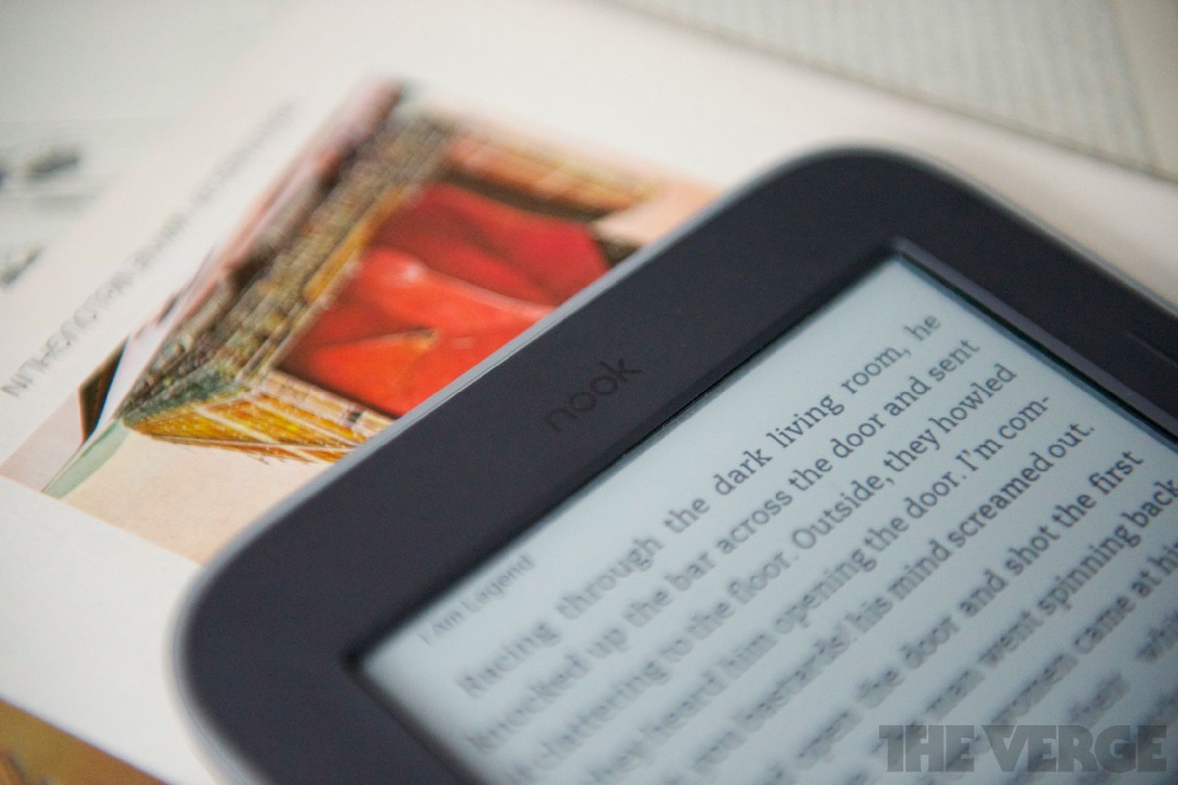 Gallery Photo: Barnes & Noble Nook Simple Touch with GlowLight review pictures