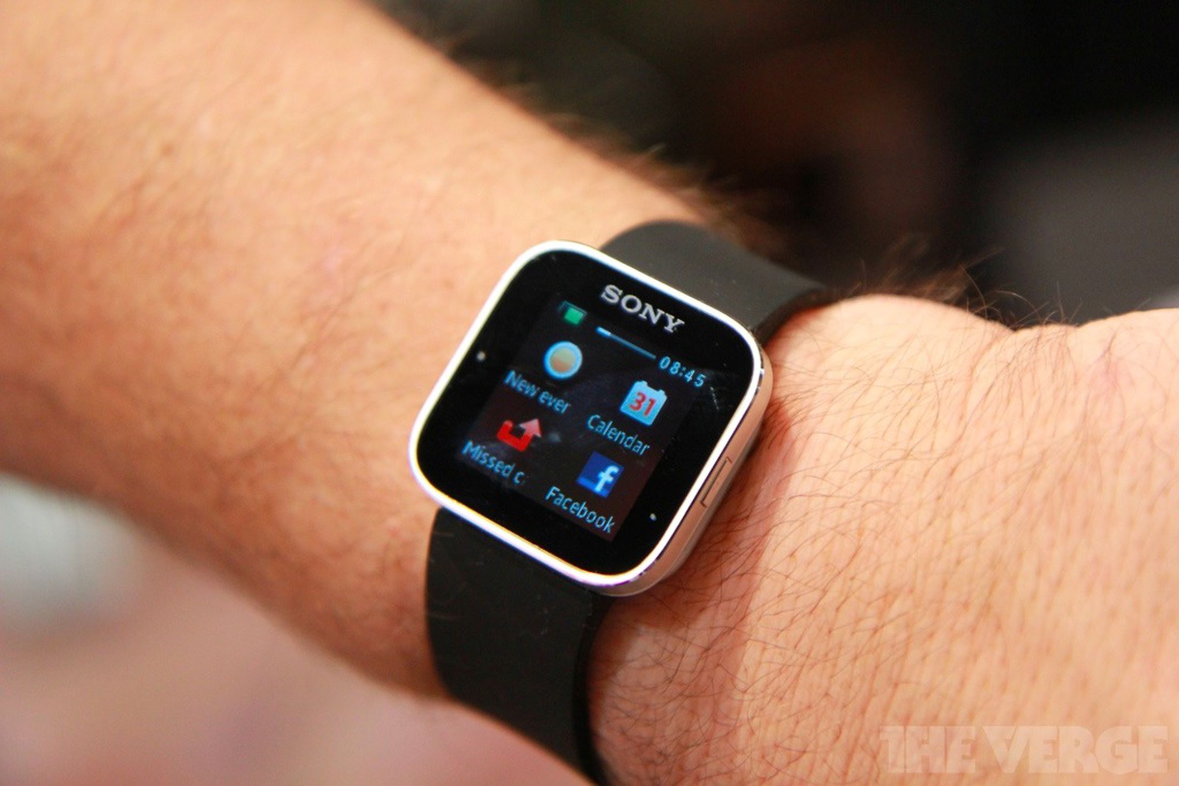 Gallery Photo: Sony Smart Watch (aka Sony Ericsson LiveView 2) hands-on pictures