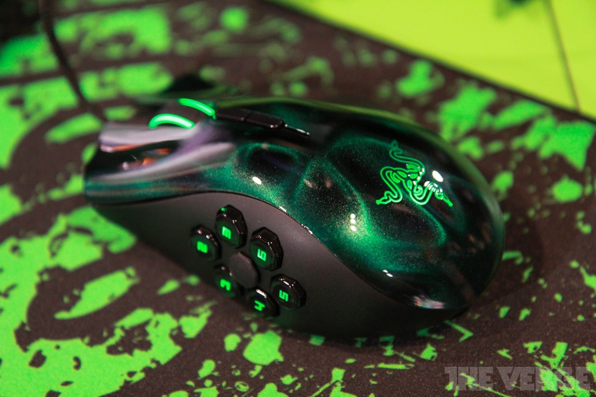 Gallery Photo: Razer Naga Hex gaming mouse hands-on pictures