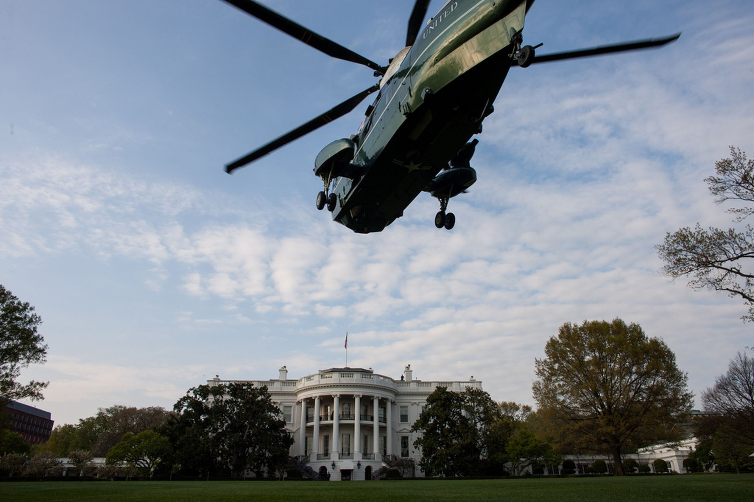 White House with helicopter | FLICKR