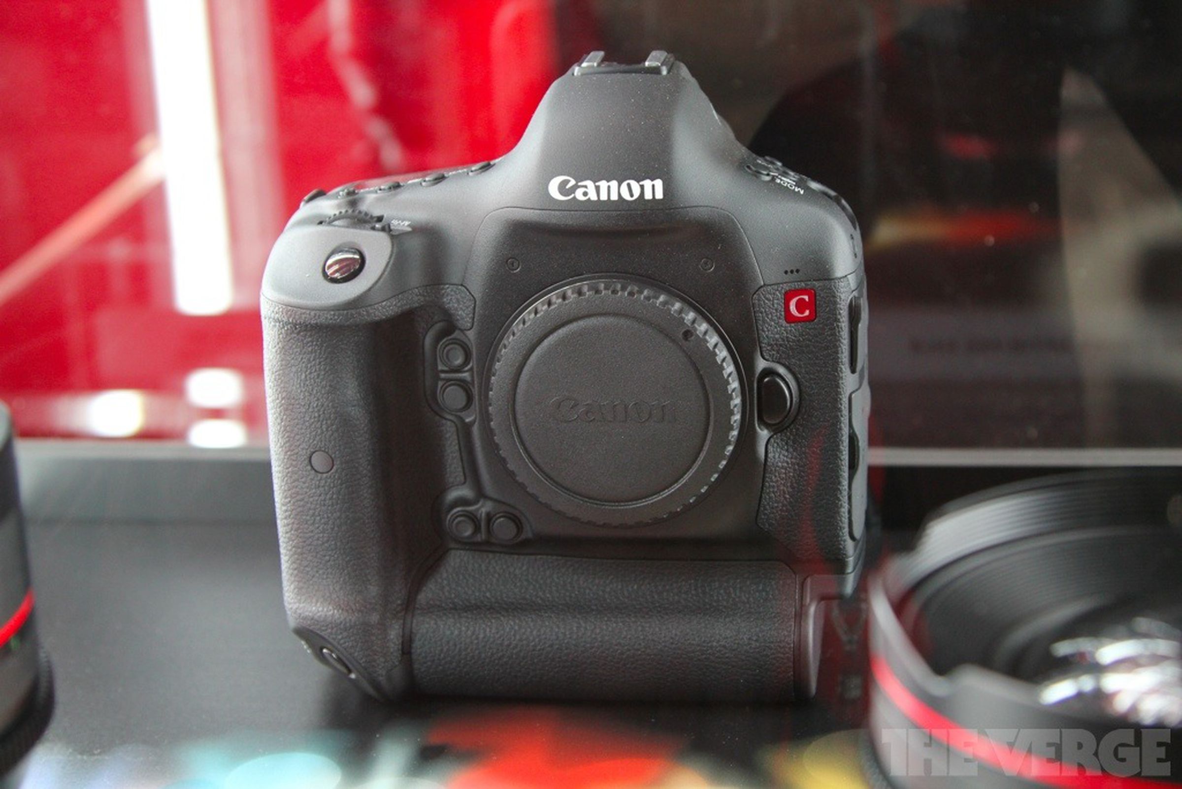 Canon 4K DSLR prototype pictures