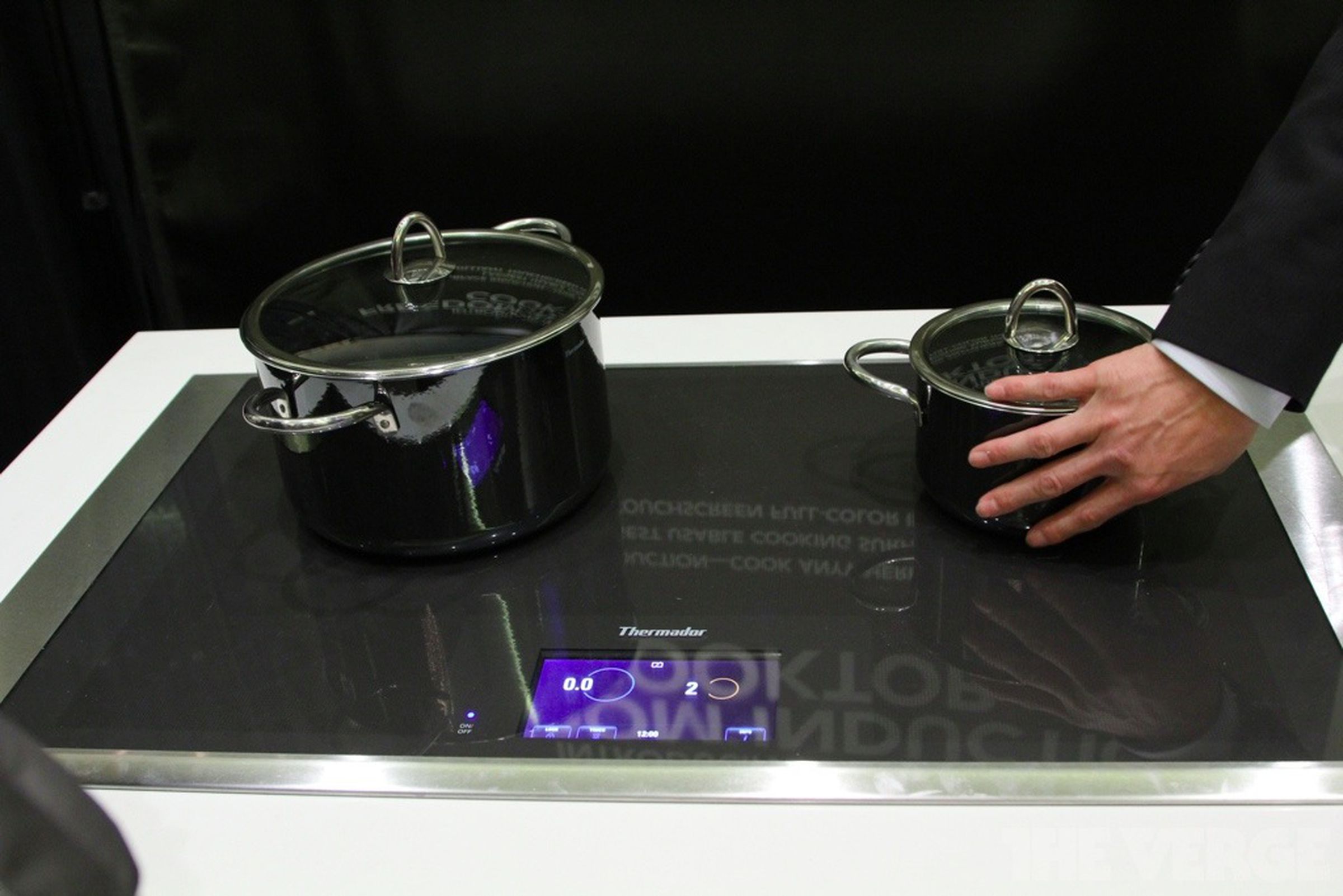 Thermador Freedom auto-sensing induction cooktop hands-on pictures