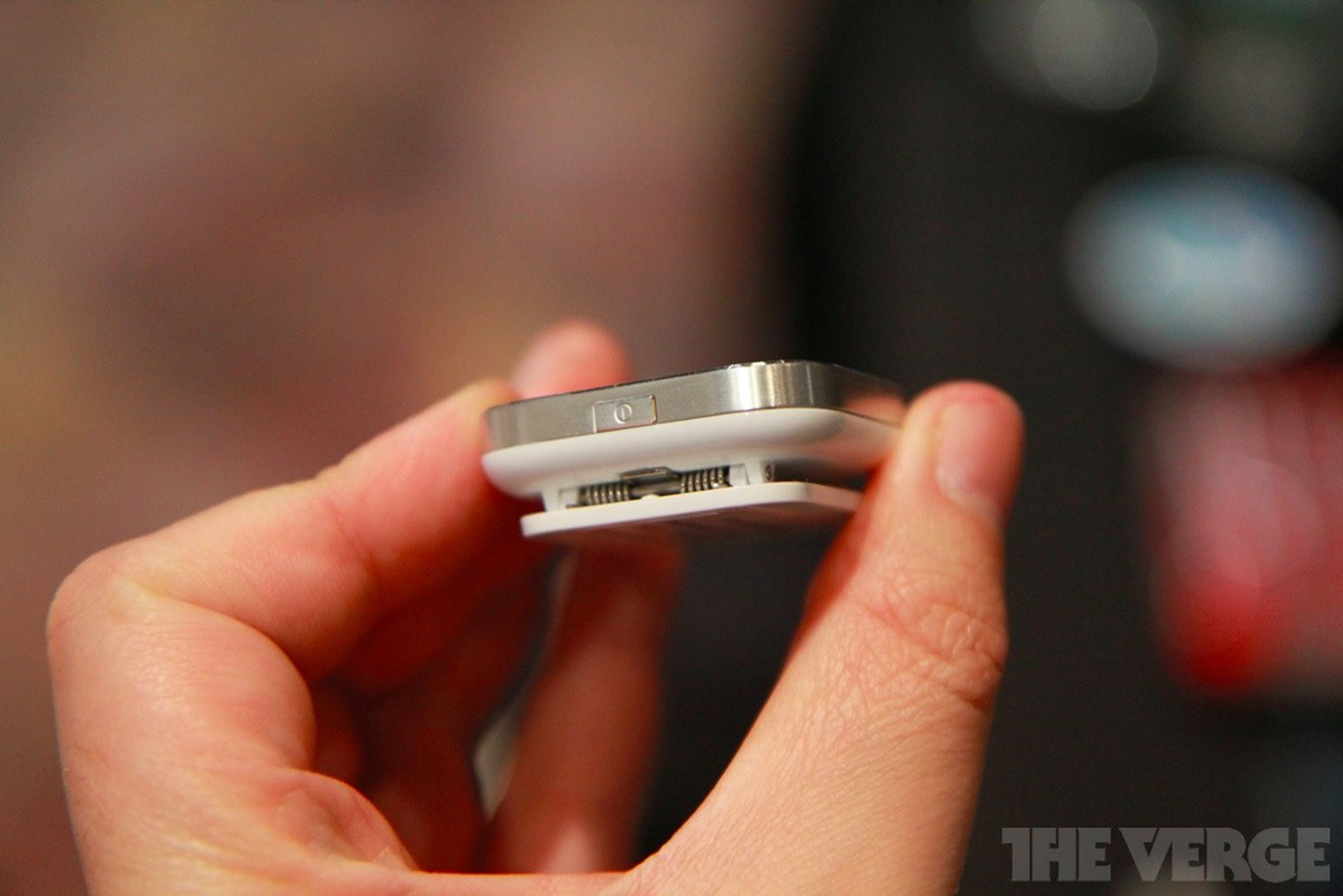 Sony Smart Watch (aka Sony Ericsson LiveView 2) hands-on pictures
