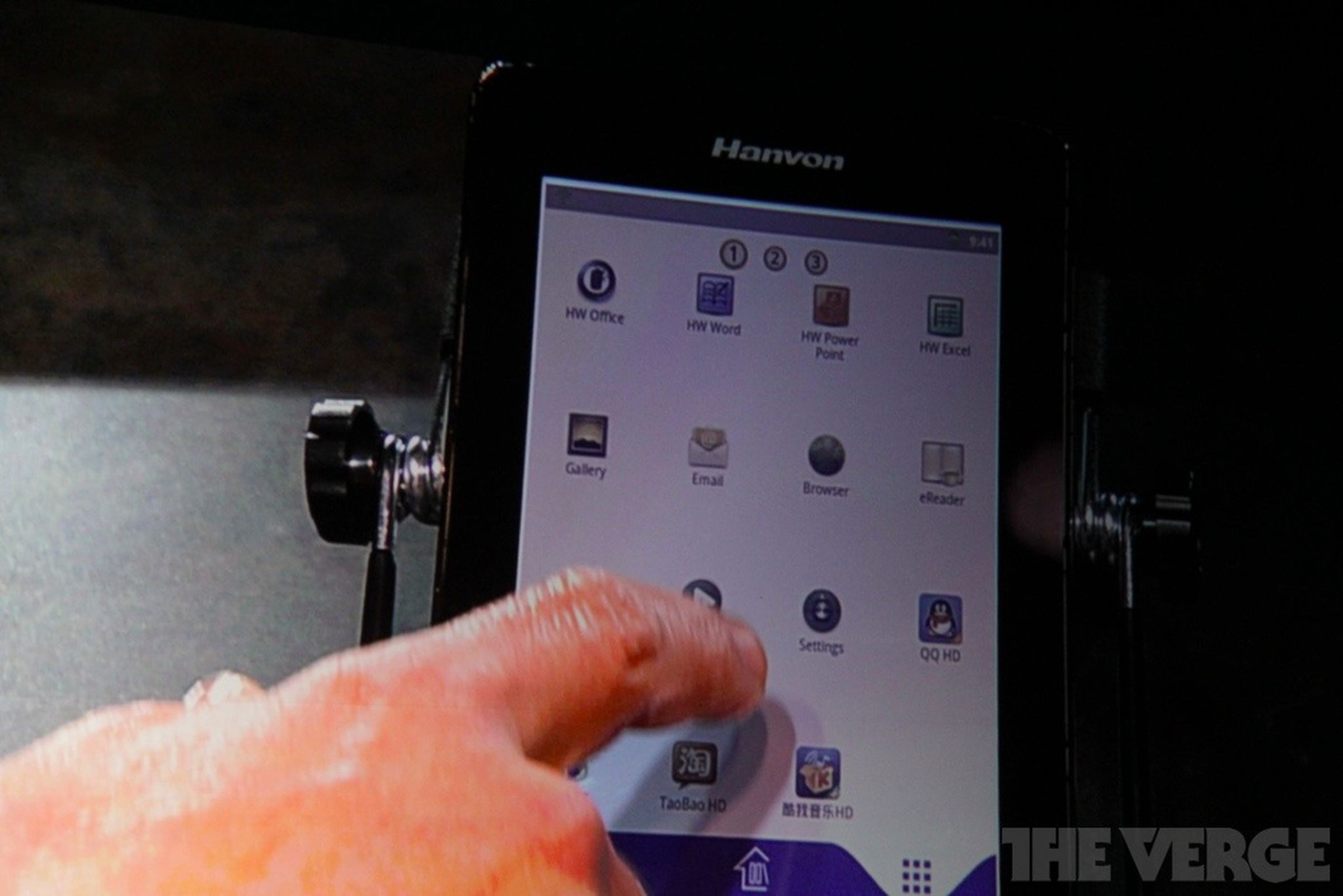 Hanvon's Mirasol color e-reader at Qualcomm's CES 2012