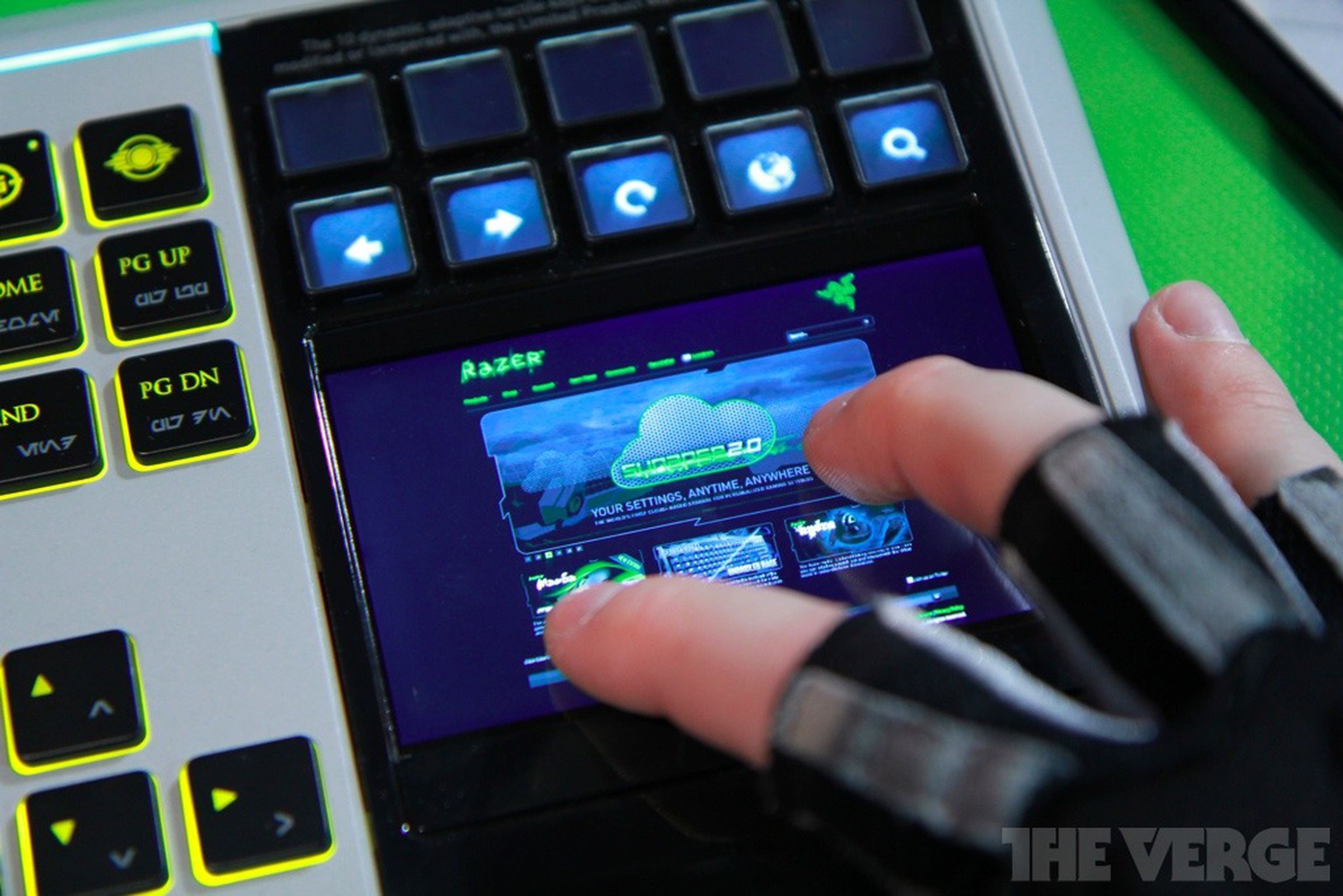 Razer's touchscreen "Star Wars: The Old Republic" keyboard hands-on pictures