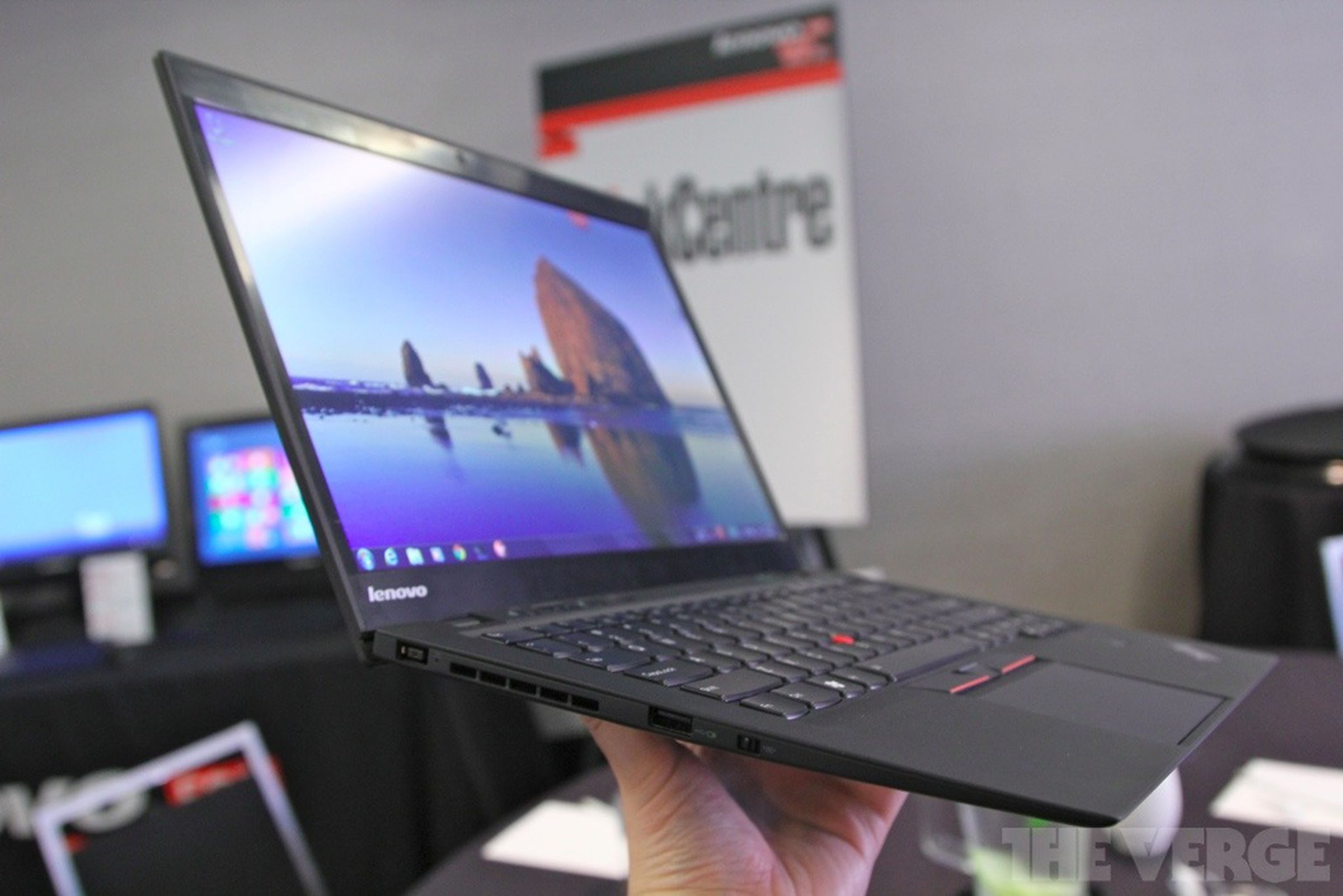 Lenovo ThinkPad X1 Carbon hands-on pictures