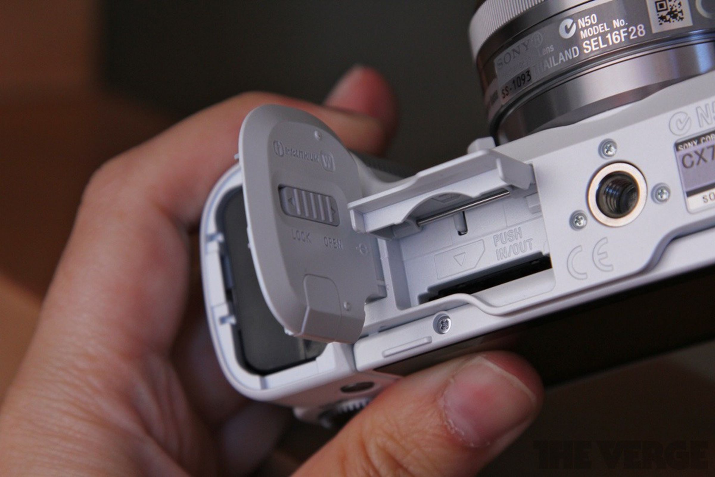Sony NEX-F3 hands-on pictures
