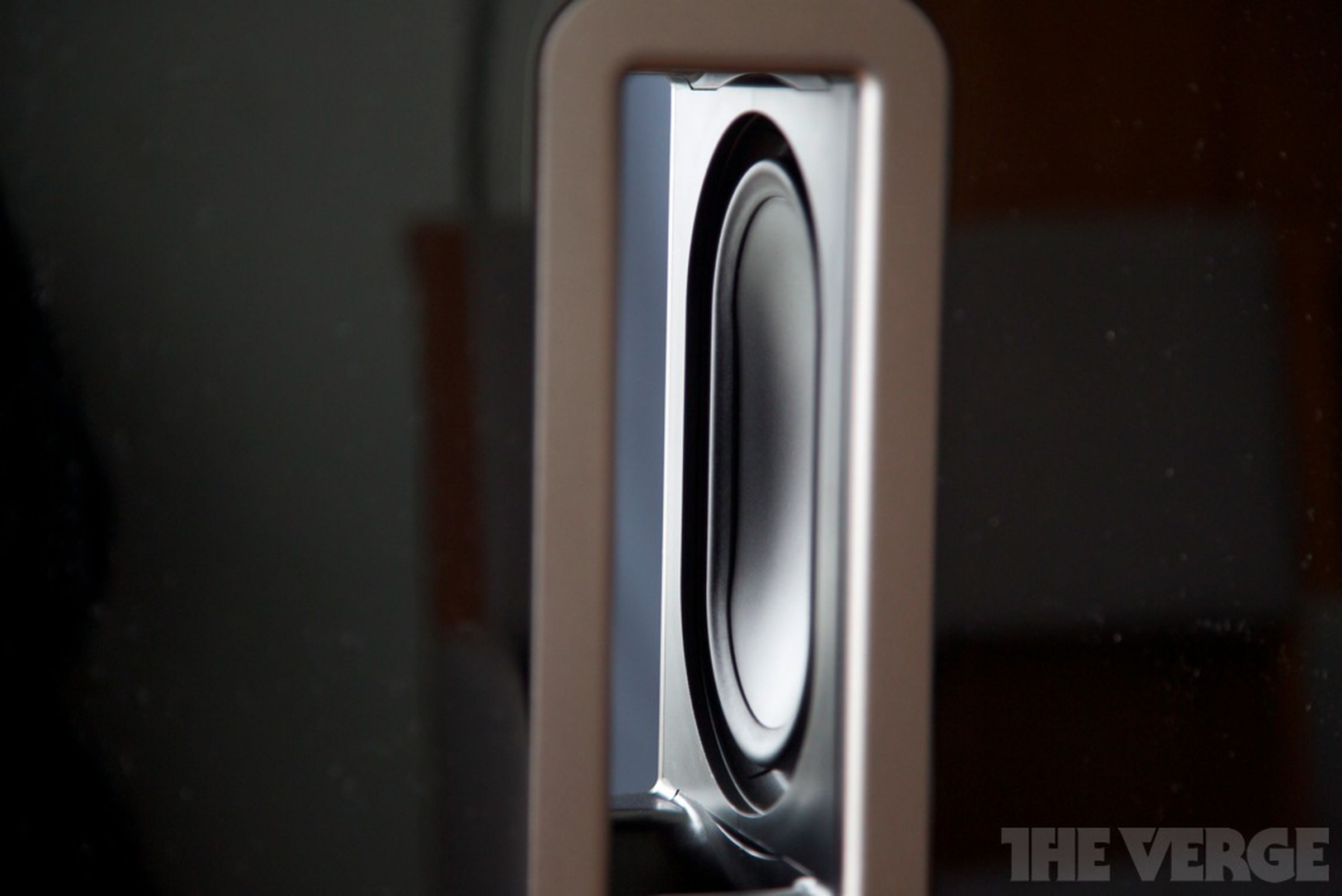 Sonos SUB subwoofer hands-on pictures