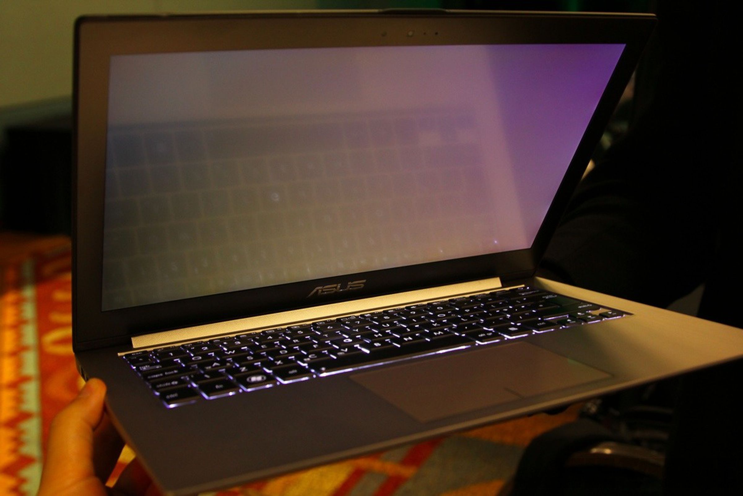 Asus Zenbook Prime UX32VD hands-on pictures