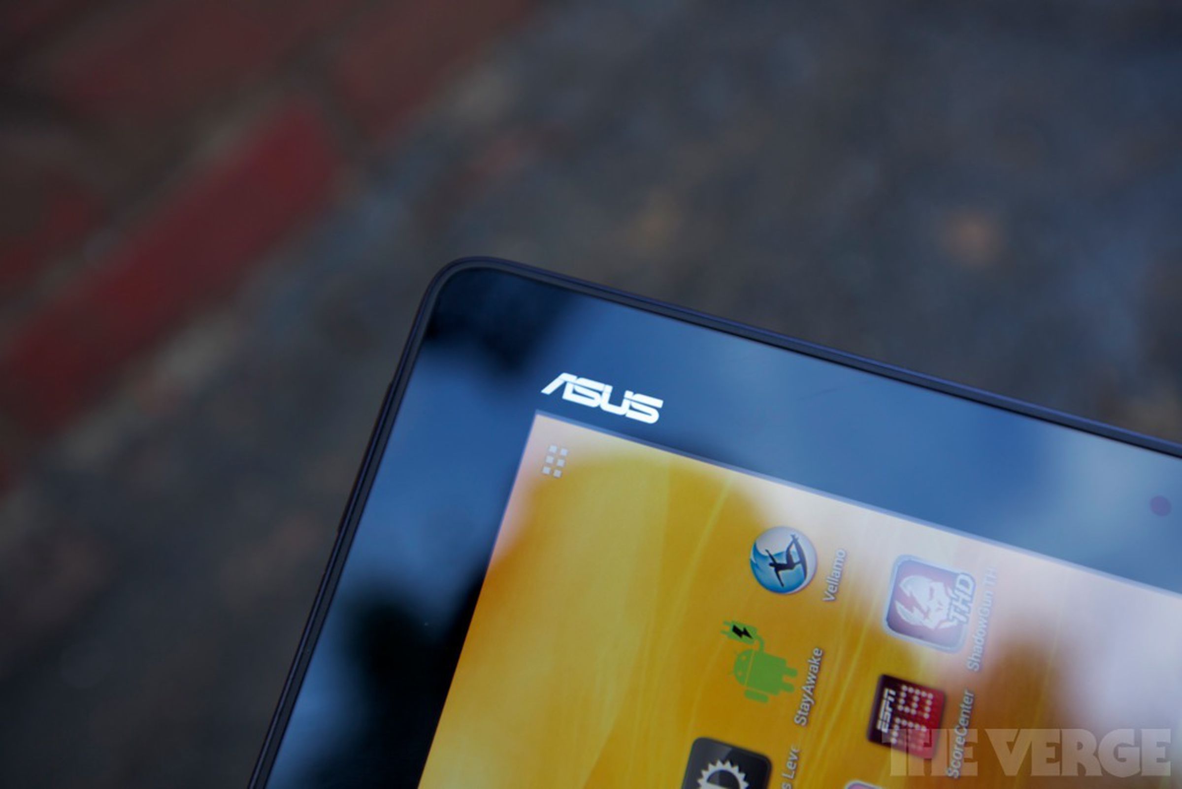 Asus Transformer Pad TF300T review pictures