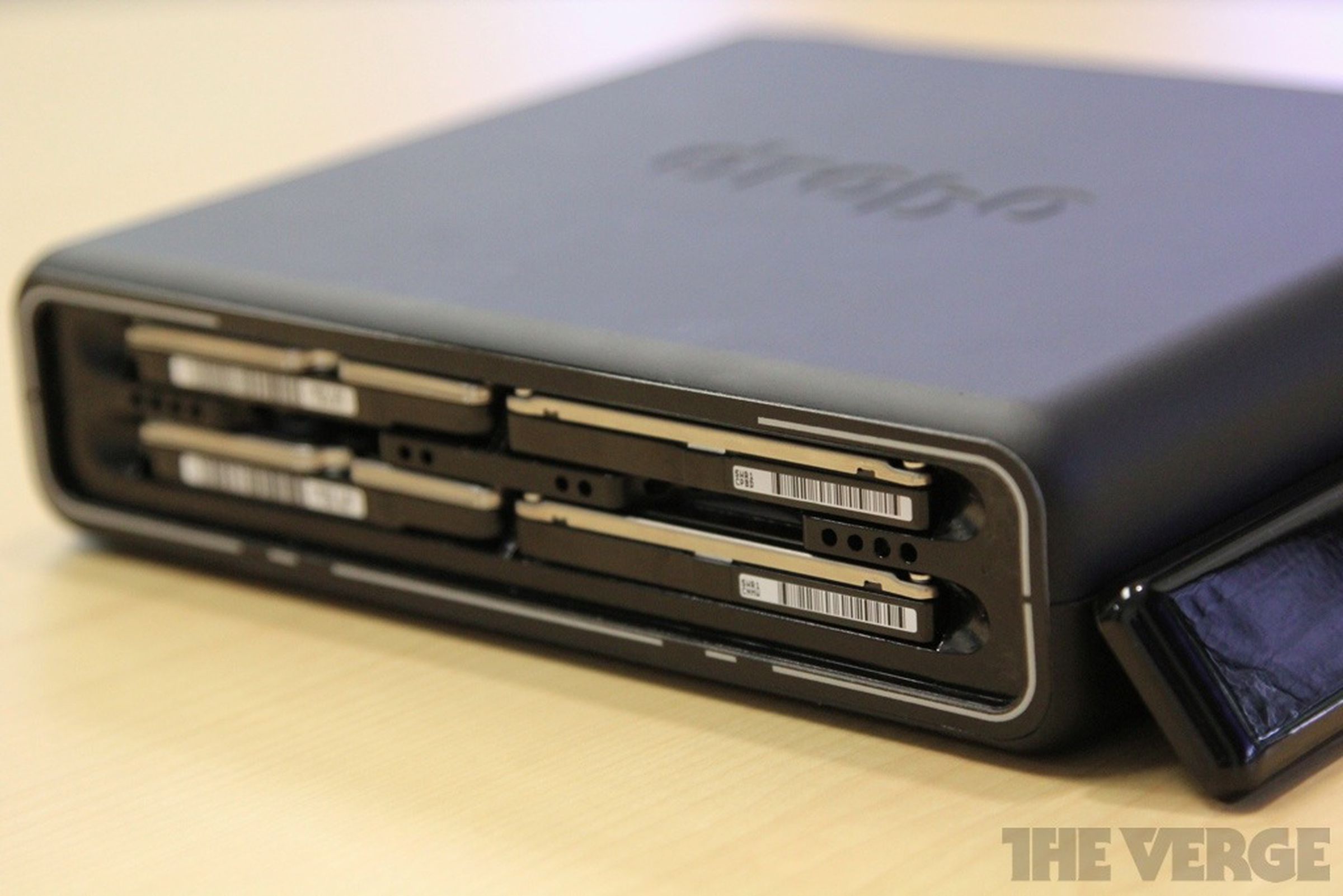 Drobo Mini and Drobo 5D hands-on pictures