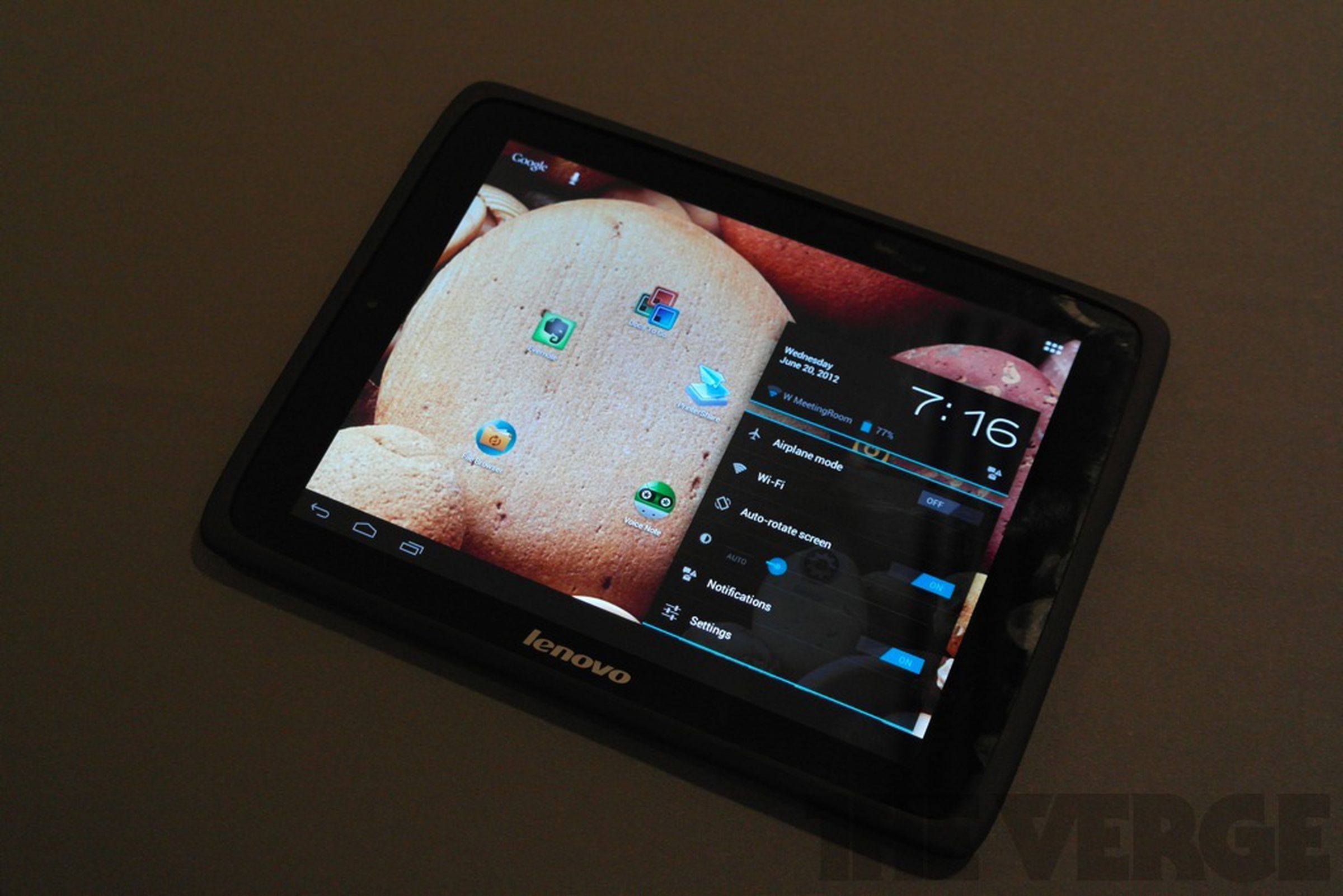 Lenovo IdeaTab S2109 hands-on pictures