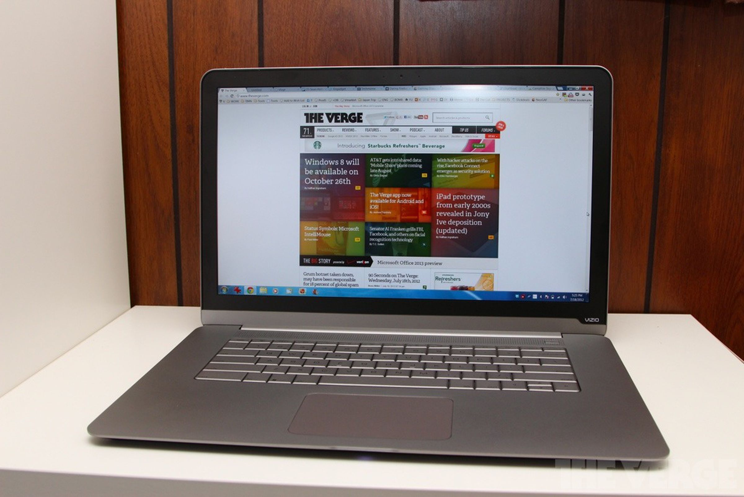 Vizio 15.6-inch Thin + Light Ultrabook review pictures