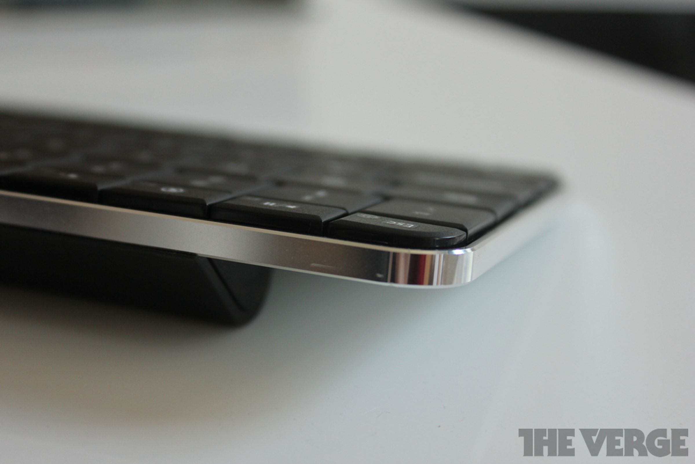 Microsoft Wedge Touch Mouse and Mobile Keyboard