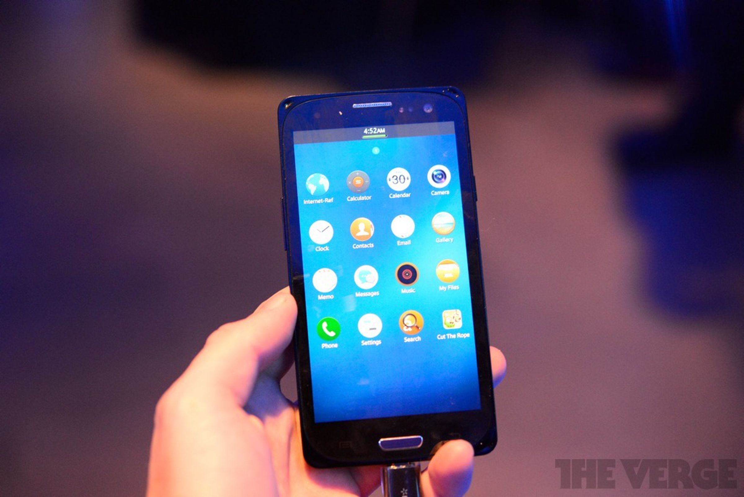 Tizen 2.0 hands-on pictures