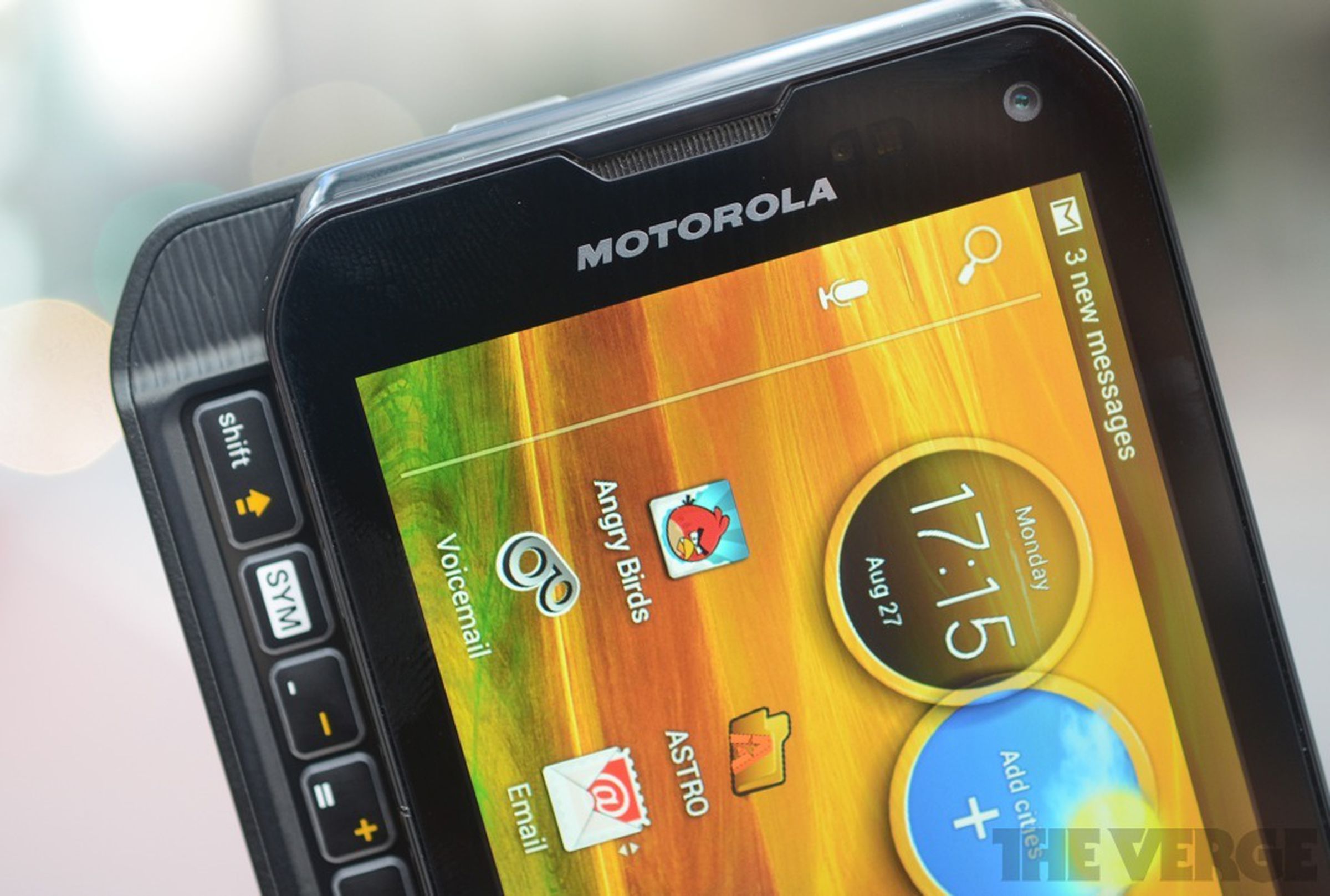 Motorola Photon Q 4G LTE review pictures