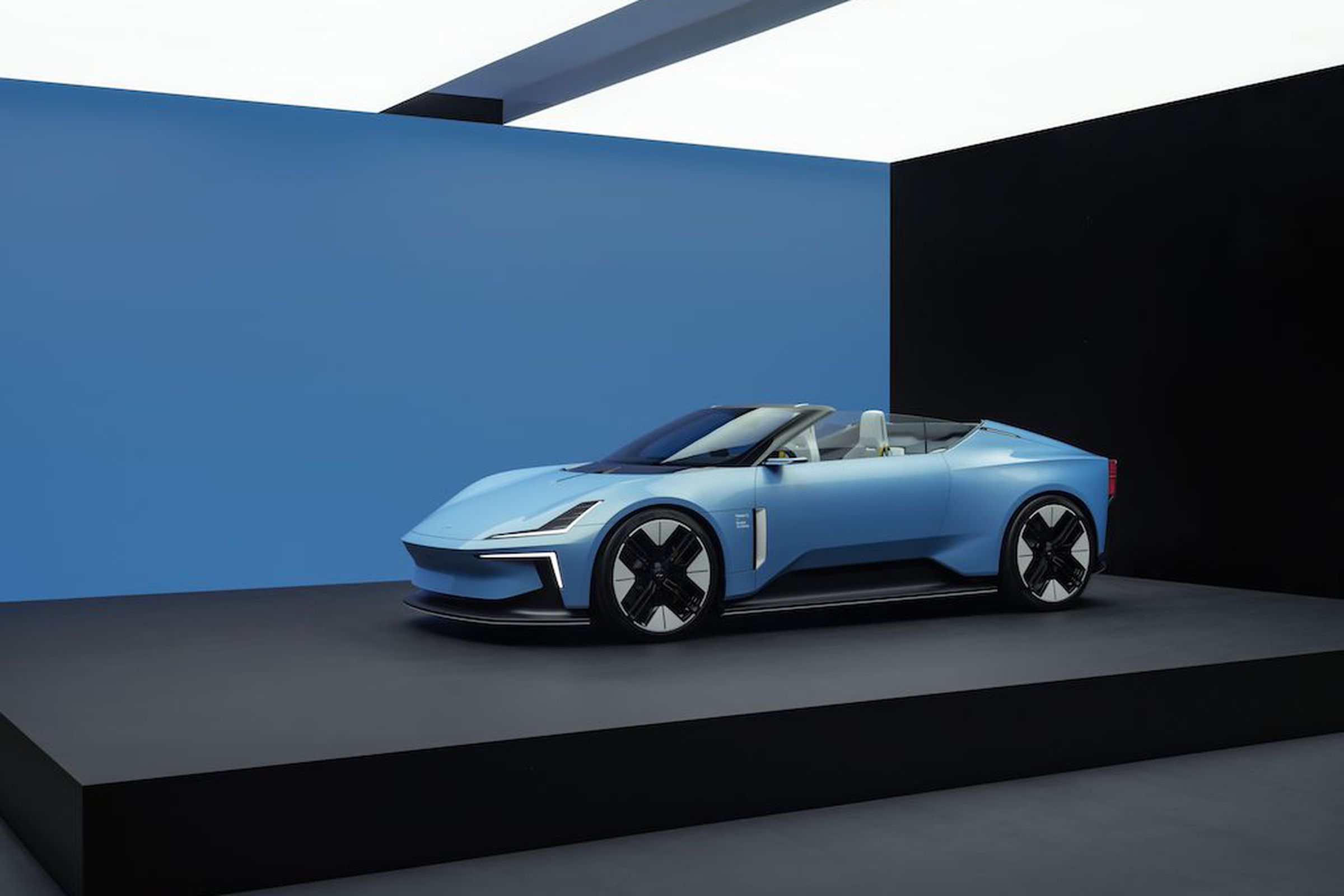 The Polestar 6 is expected to go into production in 2026.