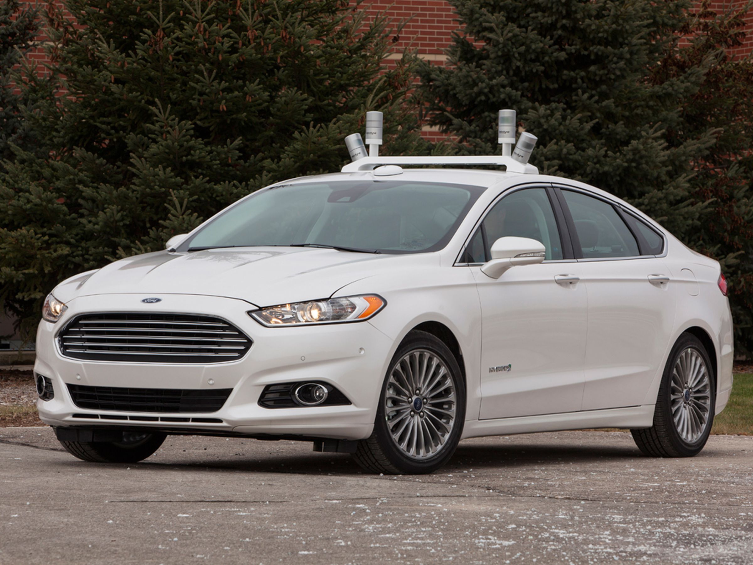 ford fusion hybrid research vehicle (FORD)