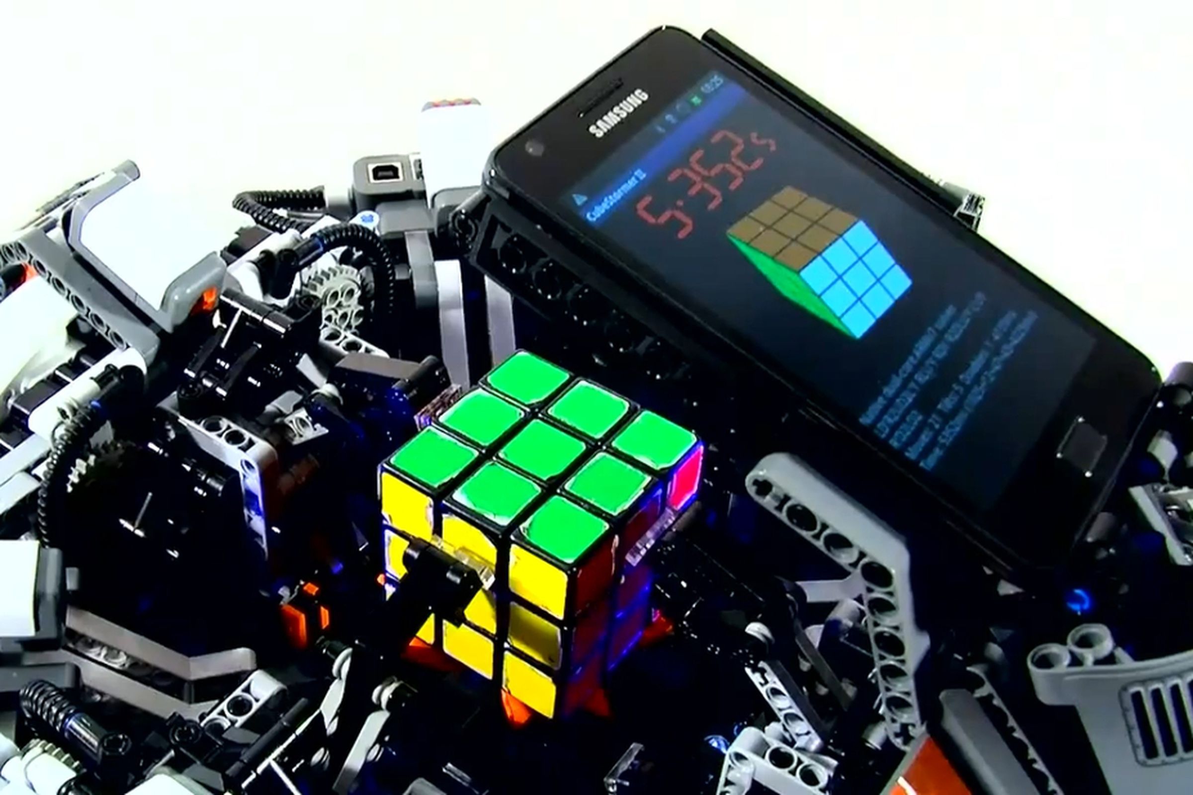 CubeStormer II Rubik's Cube robot