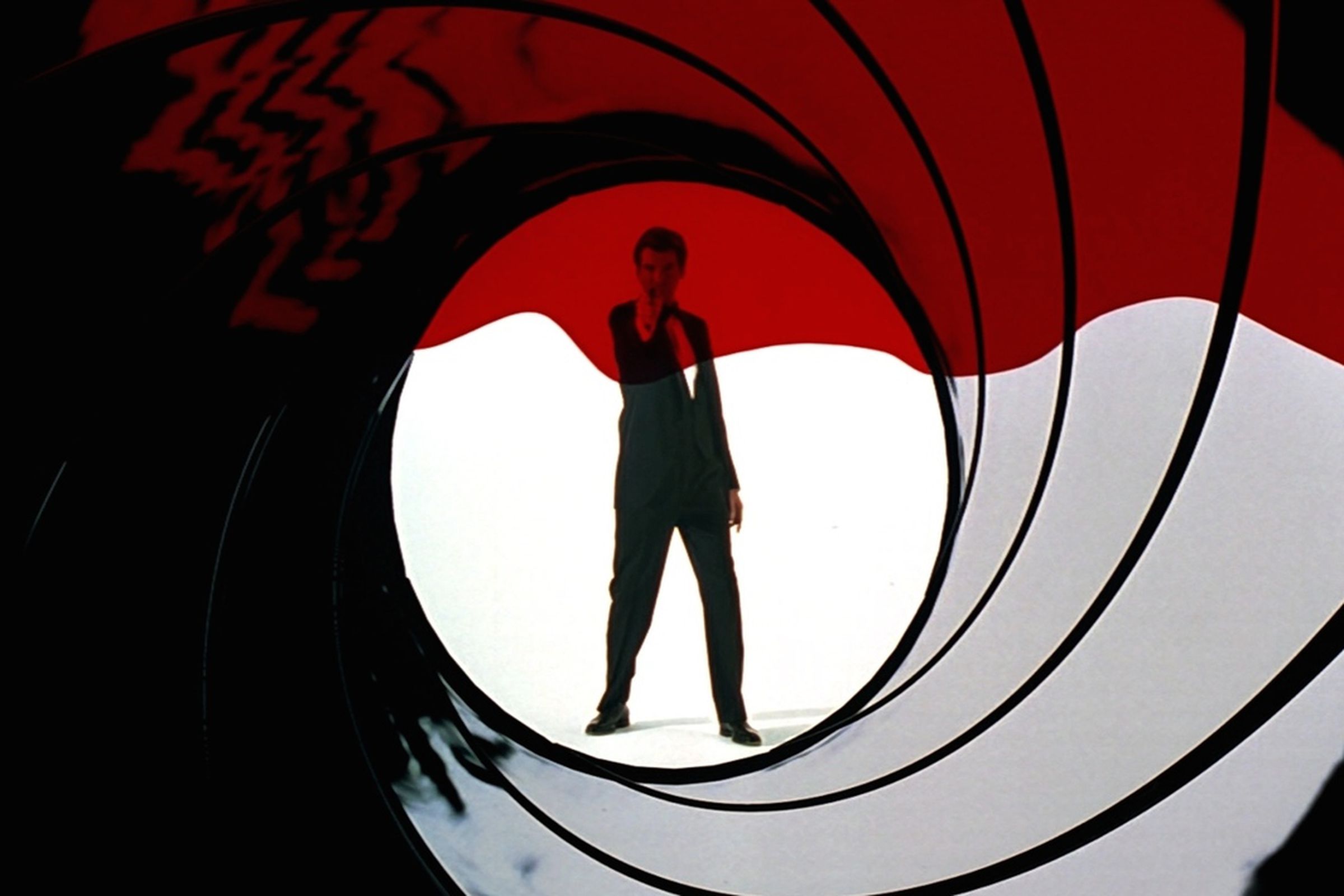 GOLDENEYE James Bond gun barrel opening