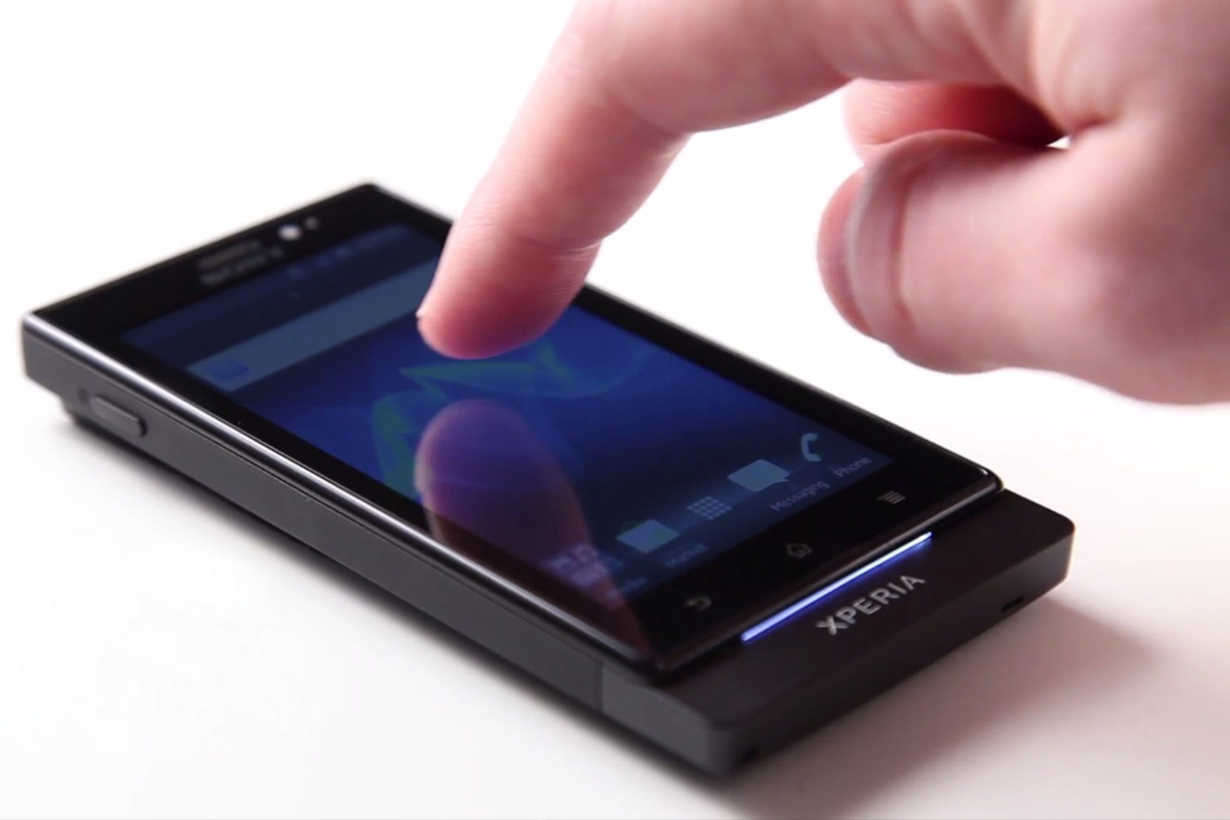 Sony Xperia Sola floating touch