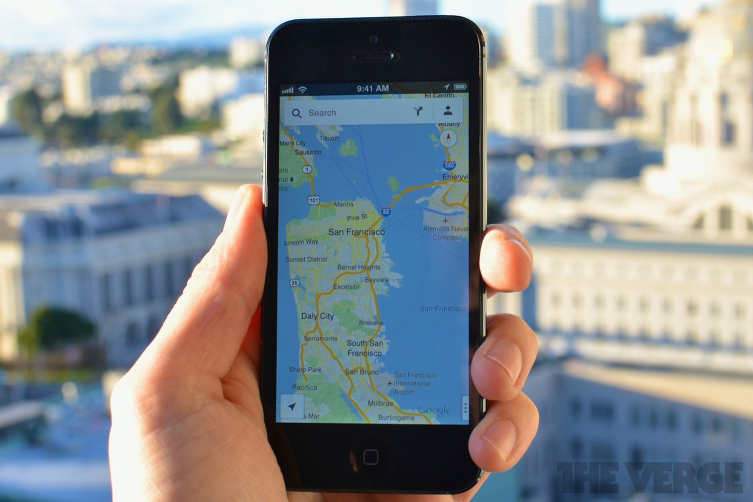 Карты интернет для смартфона. Карта на смартфоне. Геолокация в смартфоне. Мобильные приложения для путешествий. Google Maps на смартфоне.